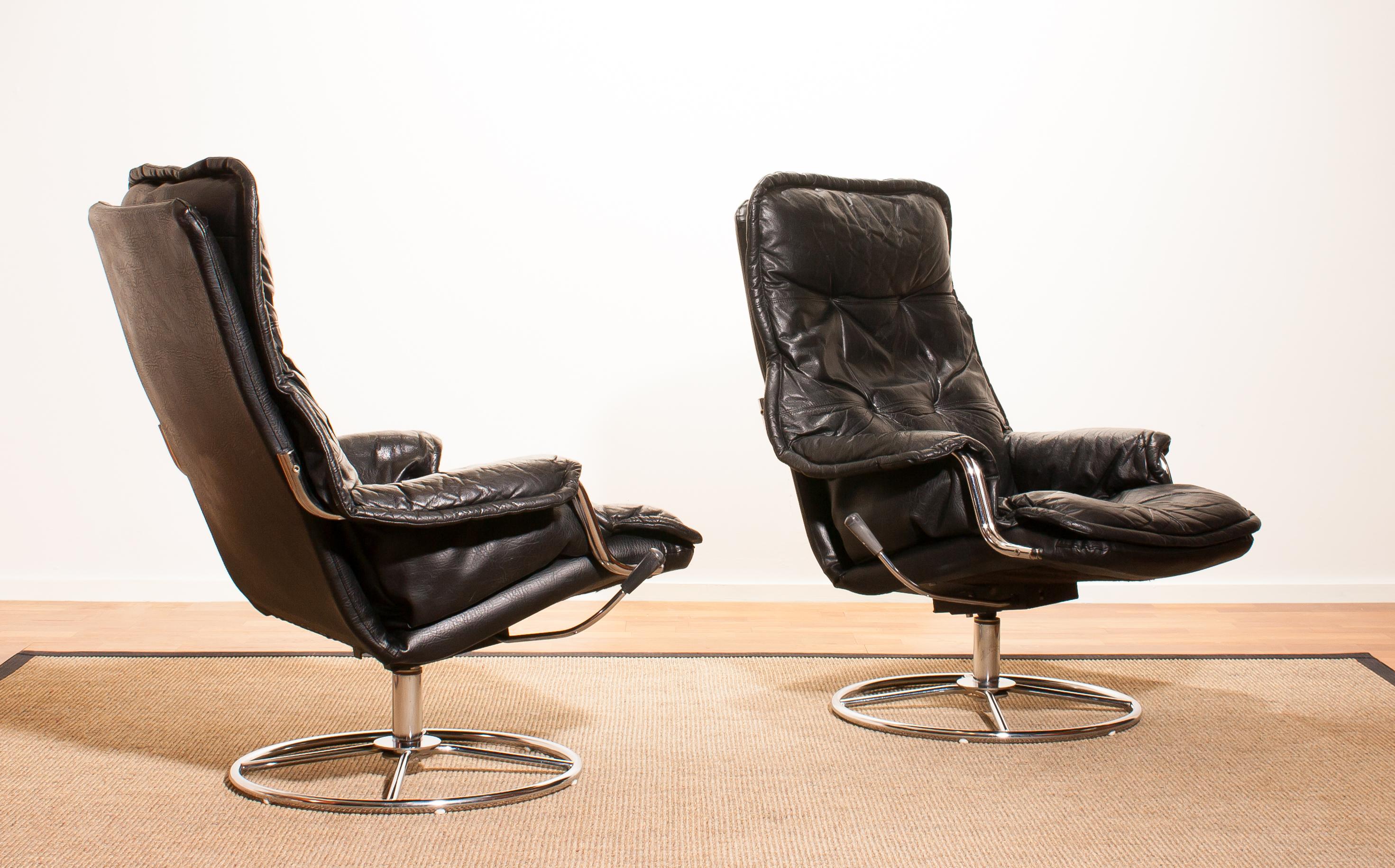 Swedish 1970s Pair of Black Leather Swivel Chrome Steel Lounge Chairs, Sweden