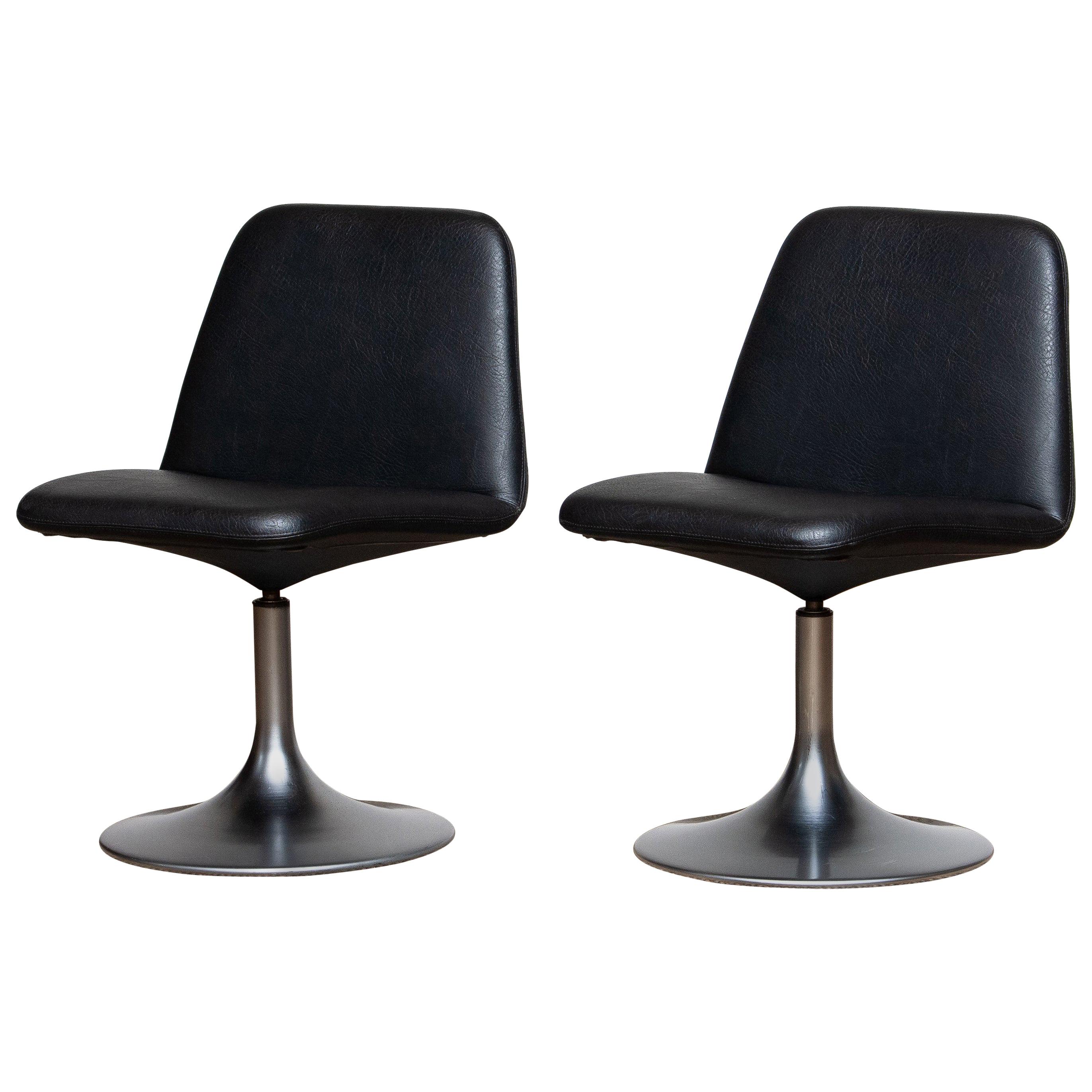 1970s Pair of Black "Vinga" Swivel or Slipper Chairs by Johanson Design Markaryd