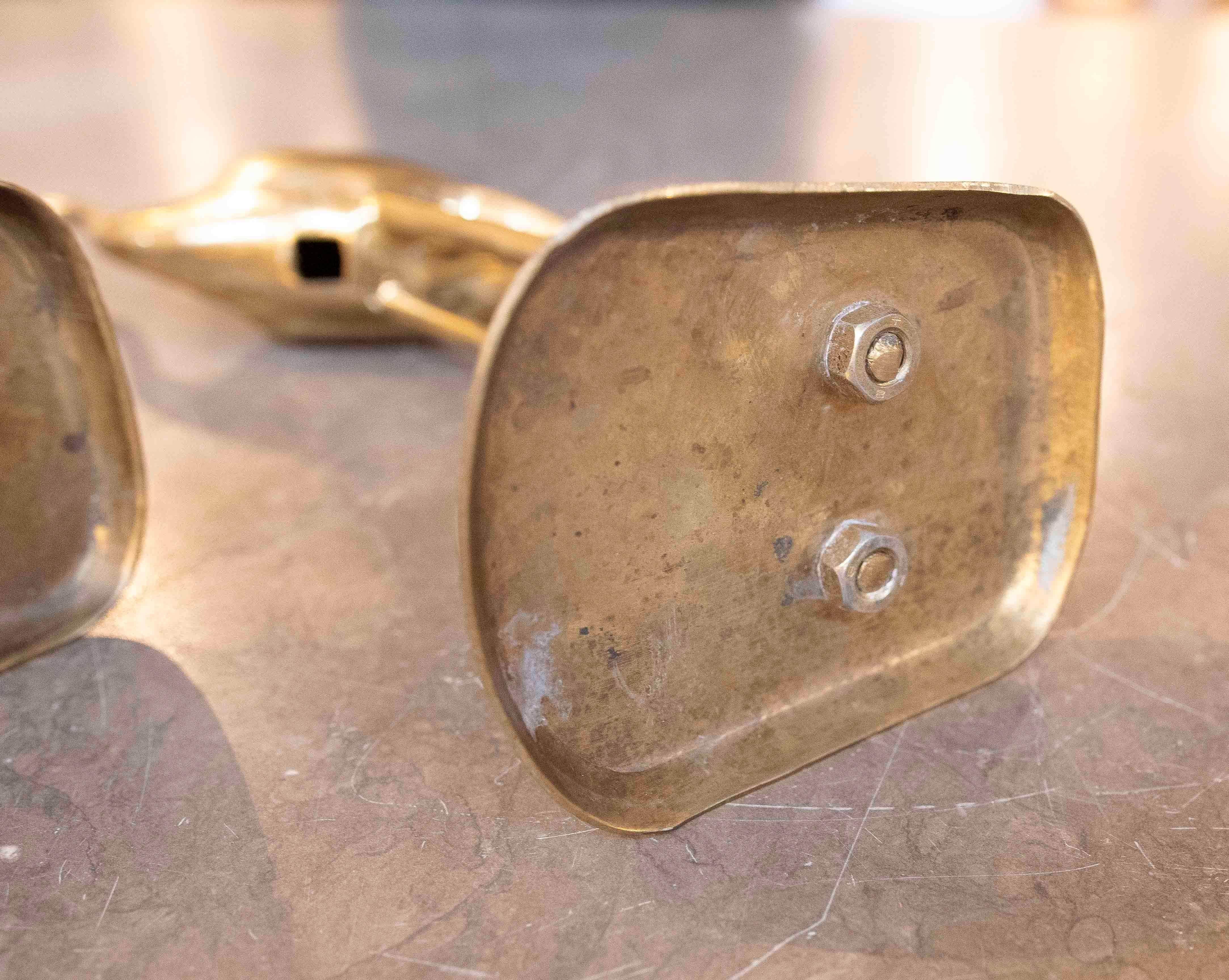 Coppia di figure di aironi in ottone degli anni '70 con design stilizzato in vendita 5