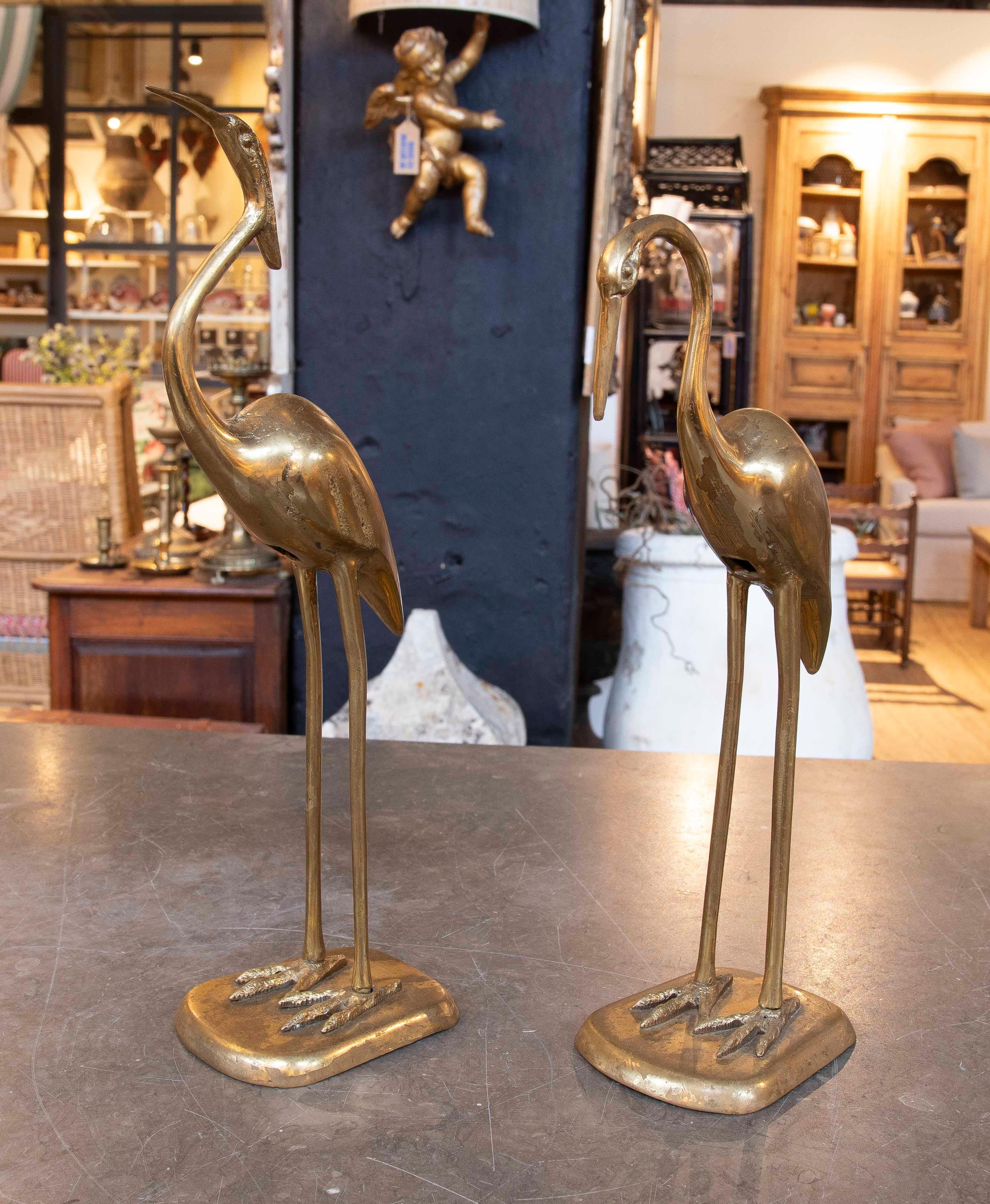 Francese Coppia di figure di aironi in ottone degli anni '70 con design stilizzato in vendita
