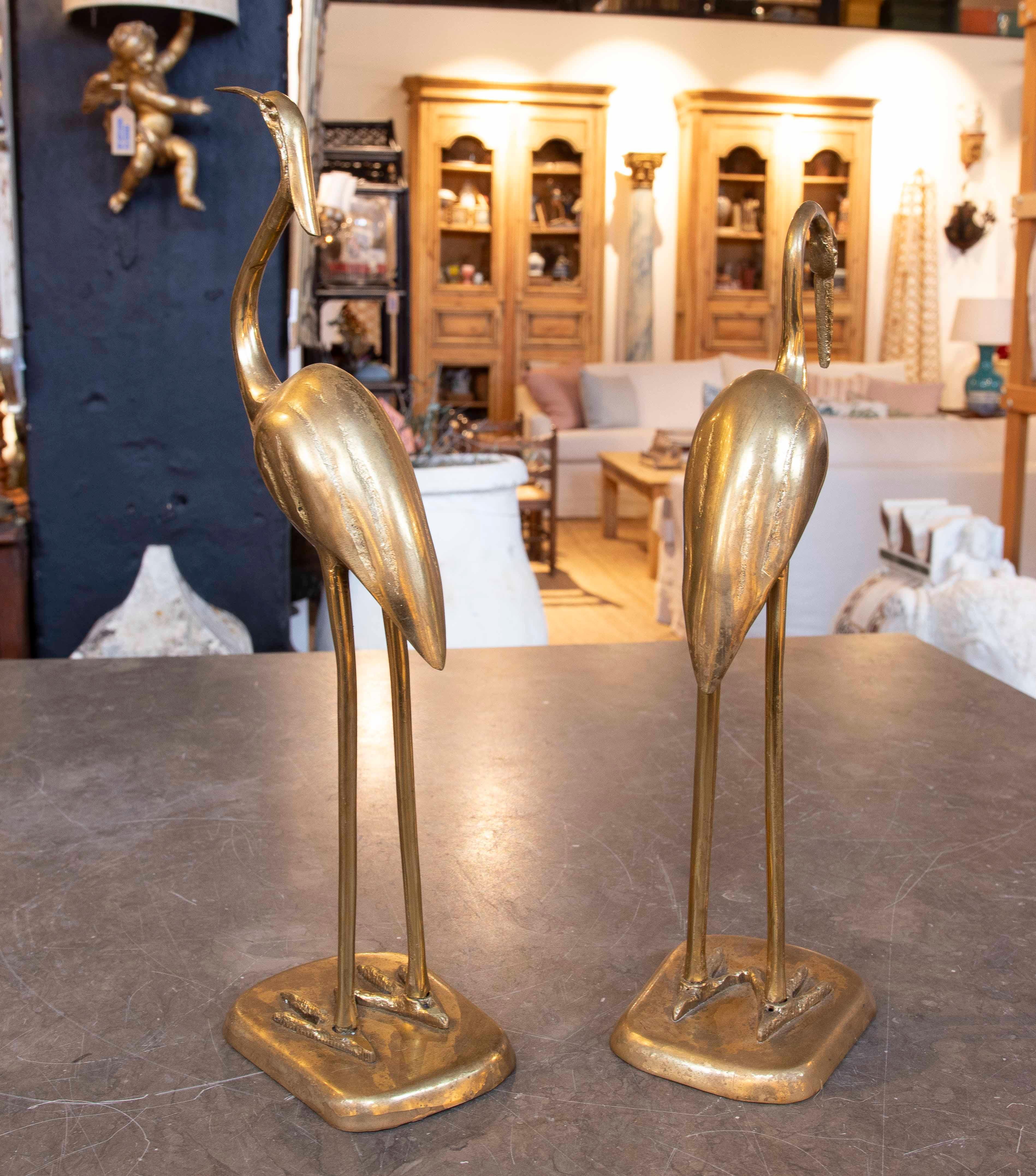 XX secolo Coppia di figure di aironi in ottone degli anni '70 con design stilizzato in vendita