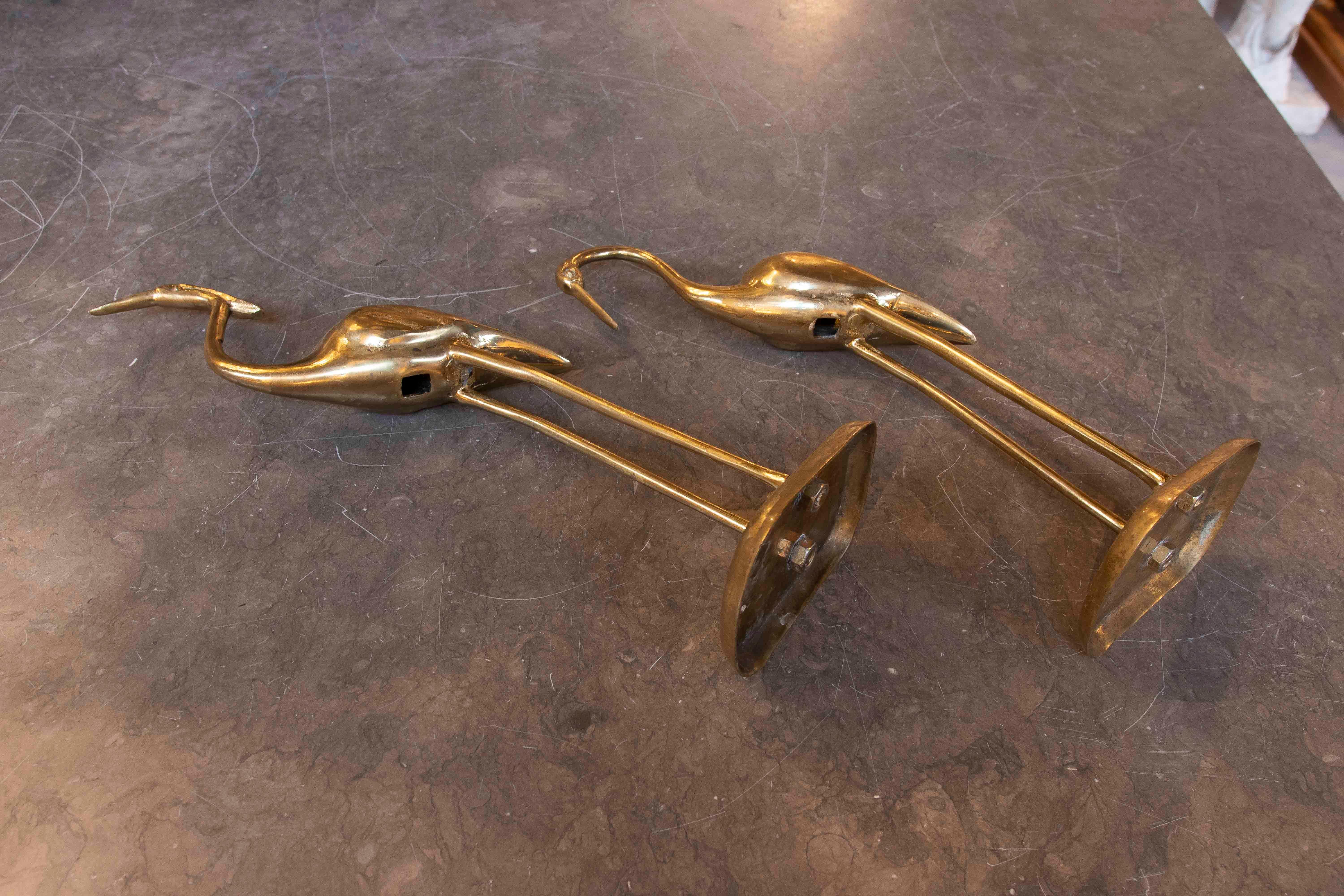 Coppia di figure di aironi in ottone degli anni '70 con design stilizzato in vendita 2