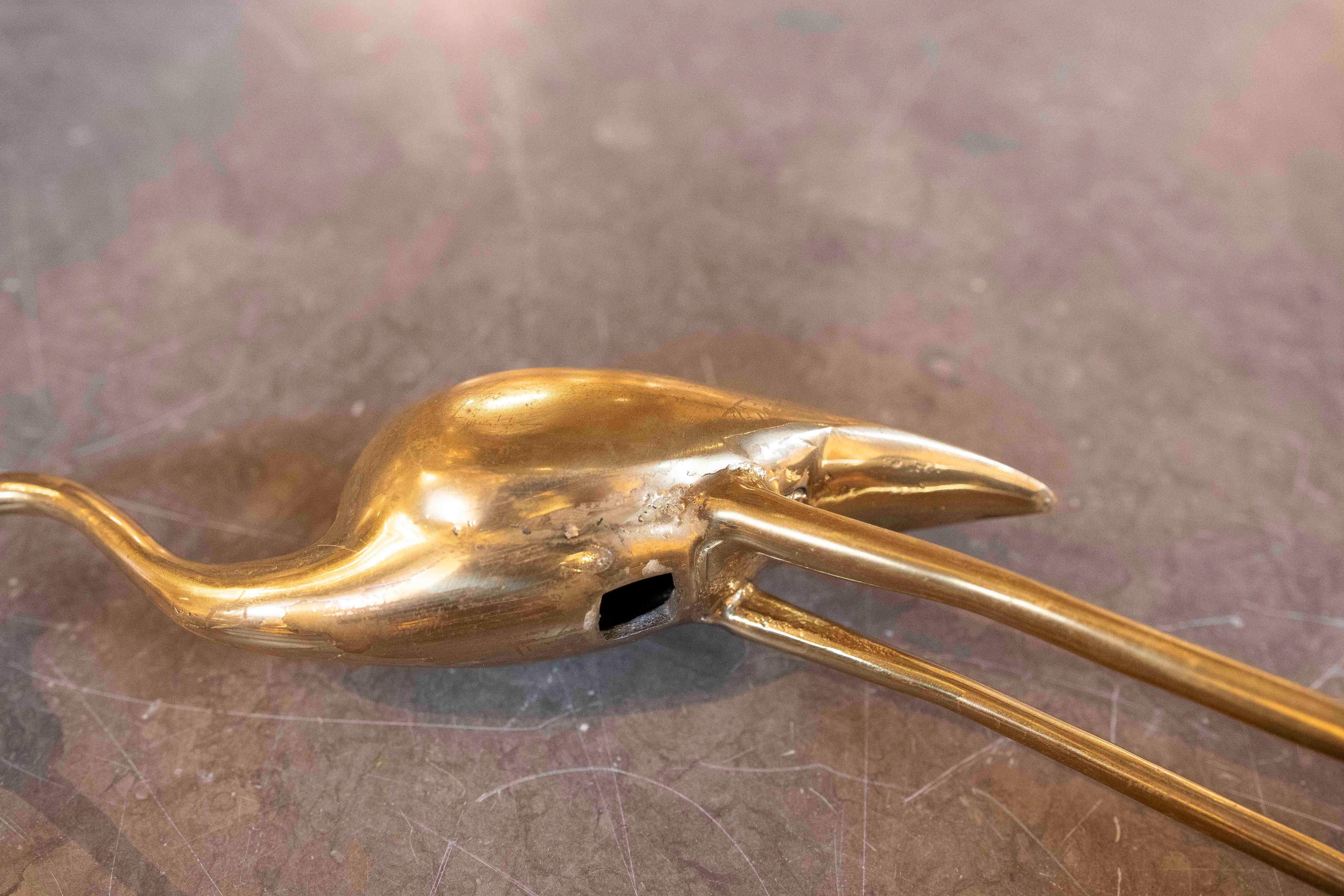 Coppia di figure di aironi in ottone degli anni '70 con design stilizzato in vendita 3