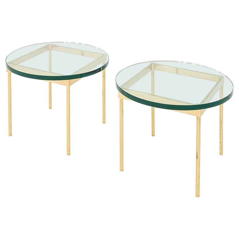 Paire de tables d'appoint en bronze et verre des années 1970 attribuée à Ward Bennett 24 pouces