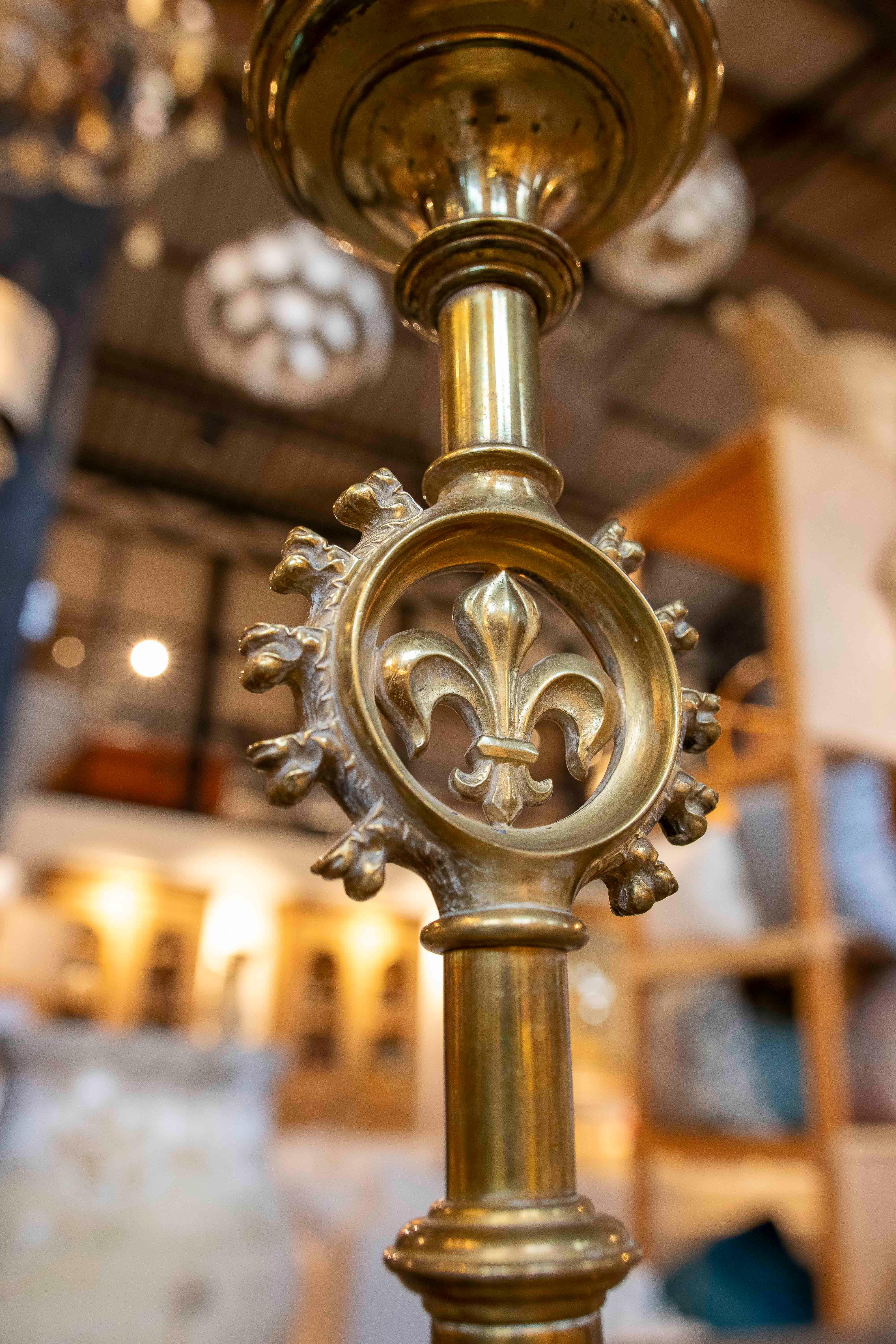 1970s Pair of Bronze Candlesticks Decorated with Fleur de Lis, Italy 10