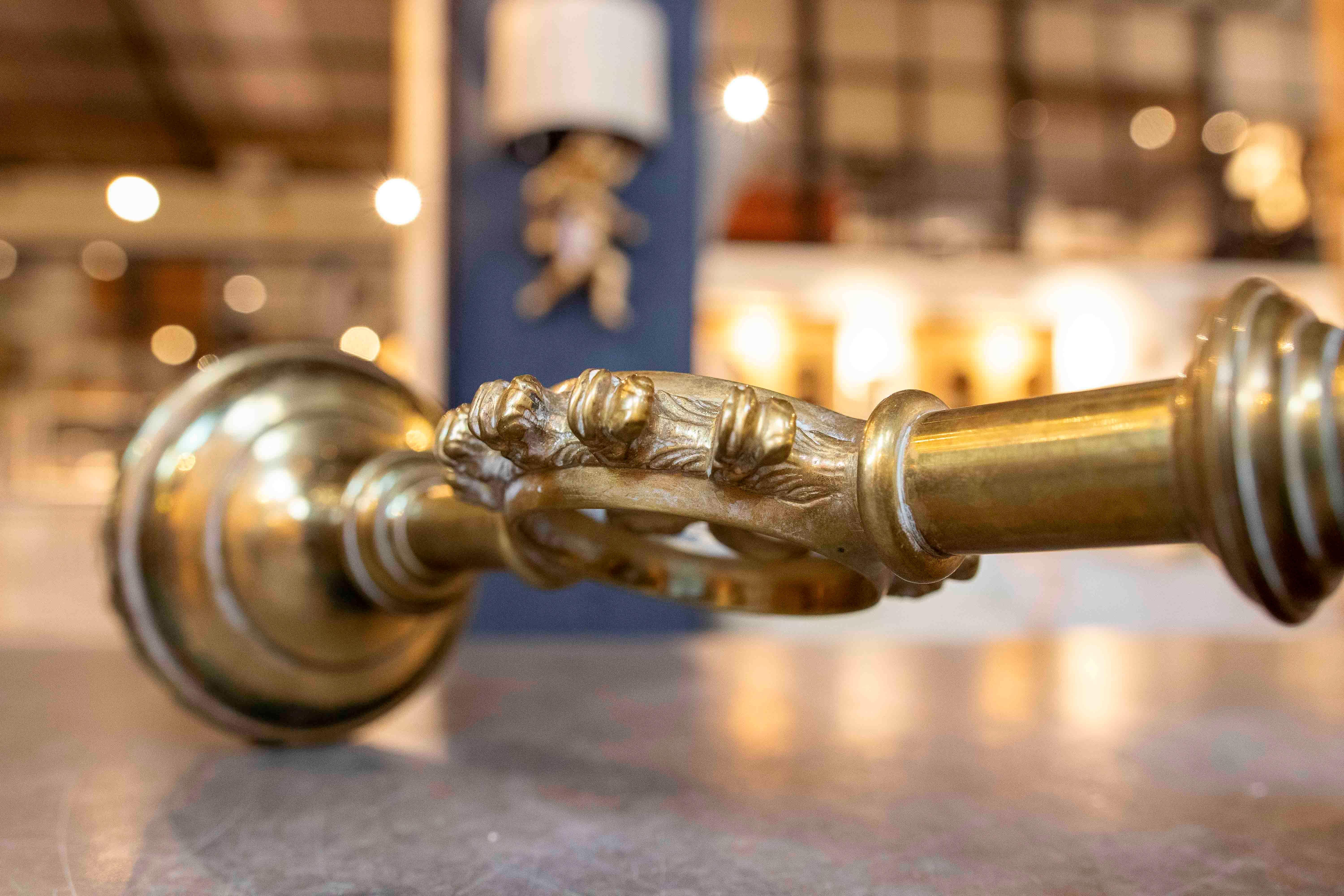 1970s Pair of Bronze Candlesticks Decorated with Fleur de Lis, Italy 11