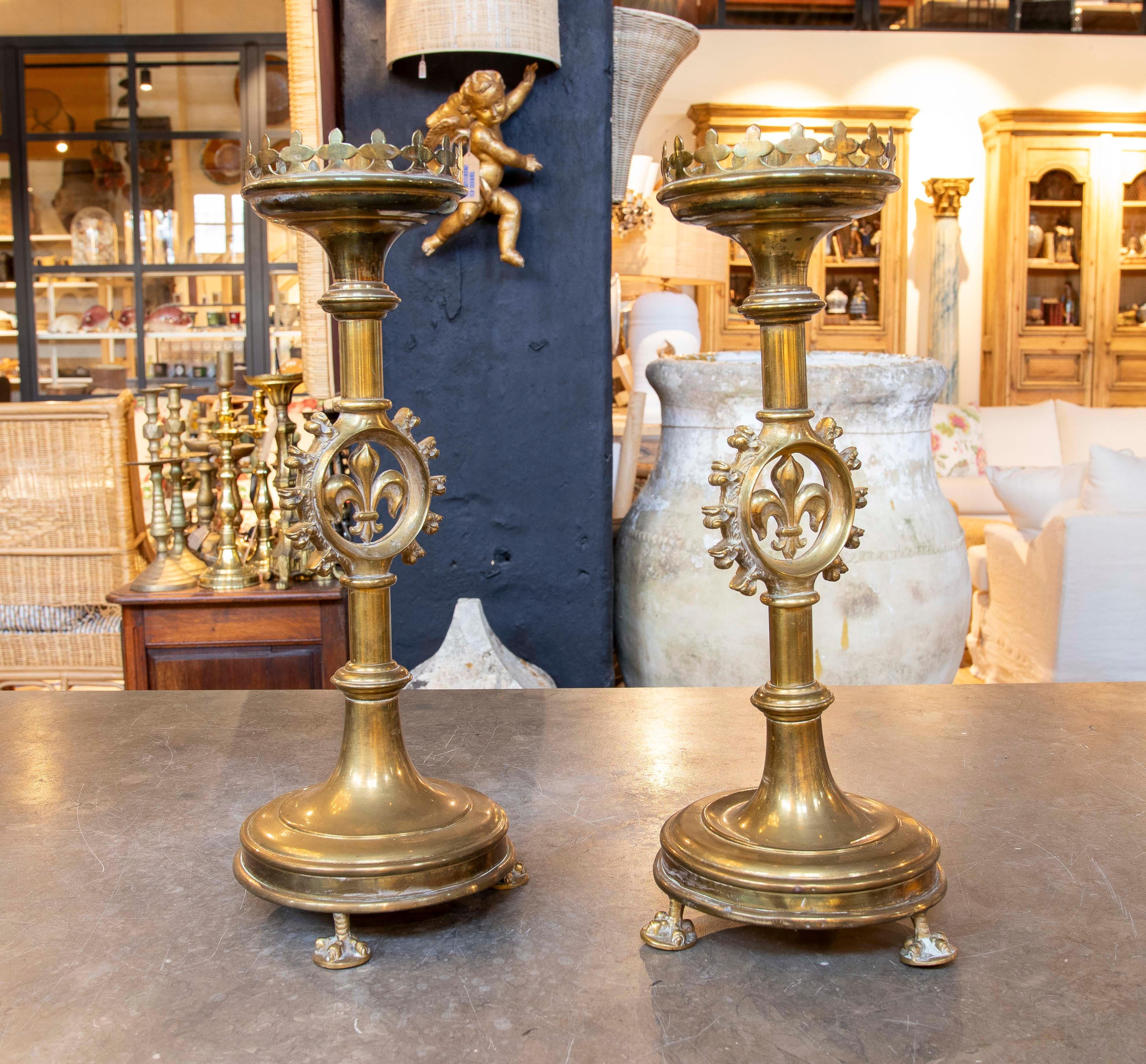 Italian 1970s Pair of Bronze Candlesticks Decorated with Fleur de Lis, Italy