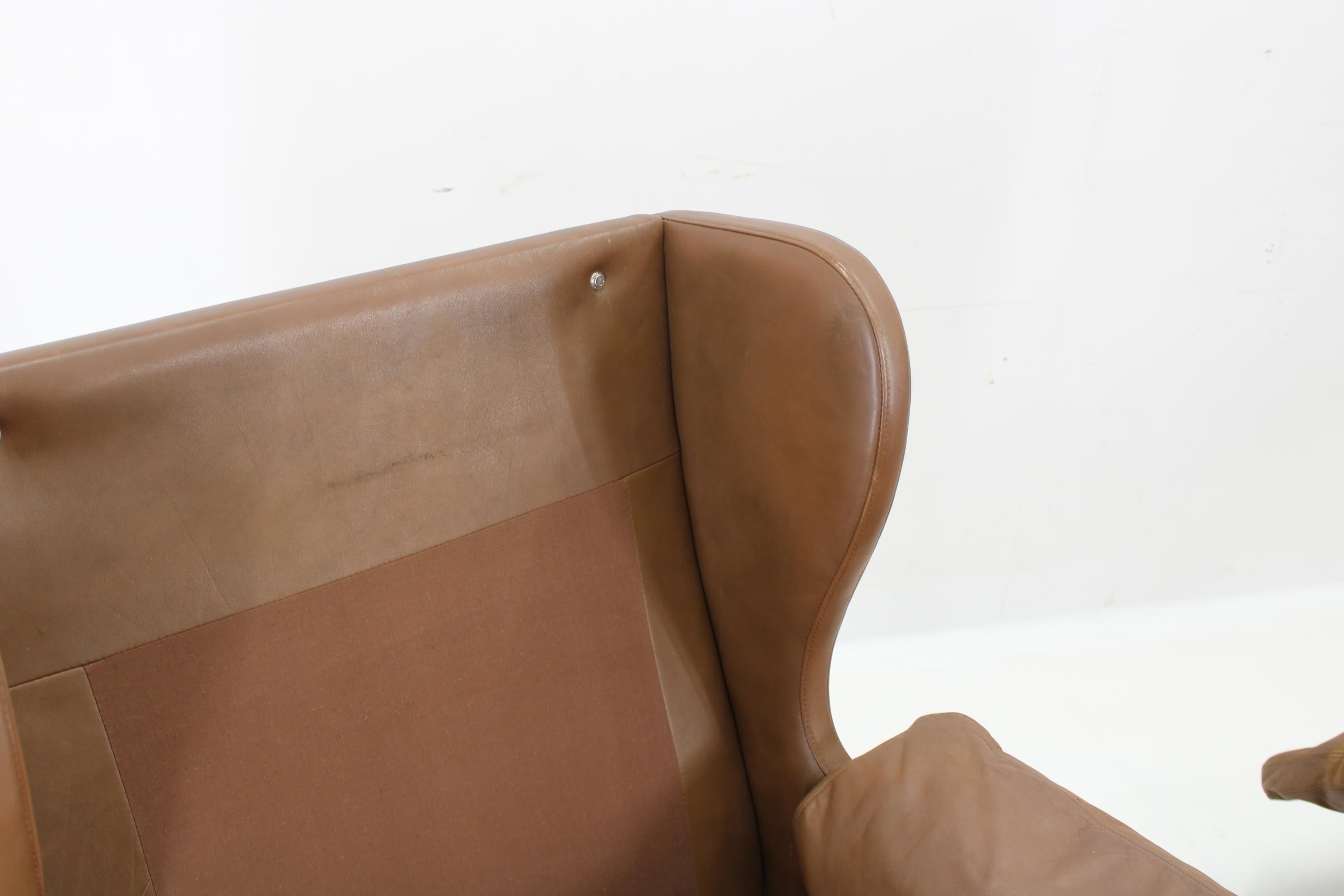 1970s Pair of Brown Leather Armchairs, Denmark For Sale 4
