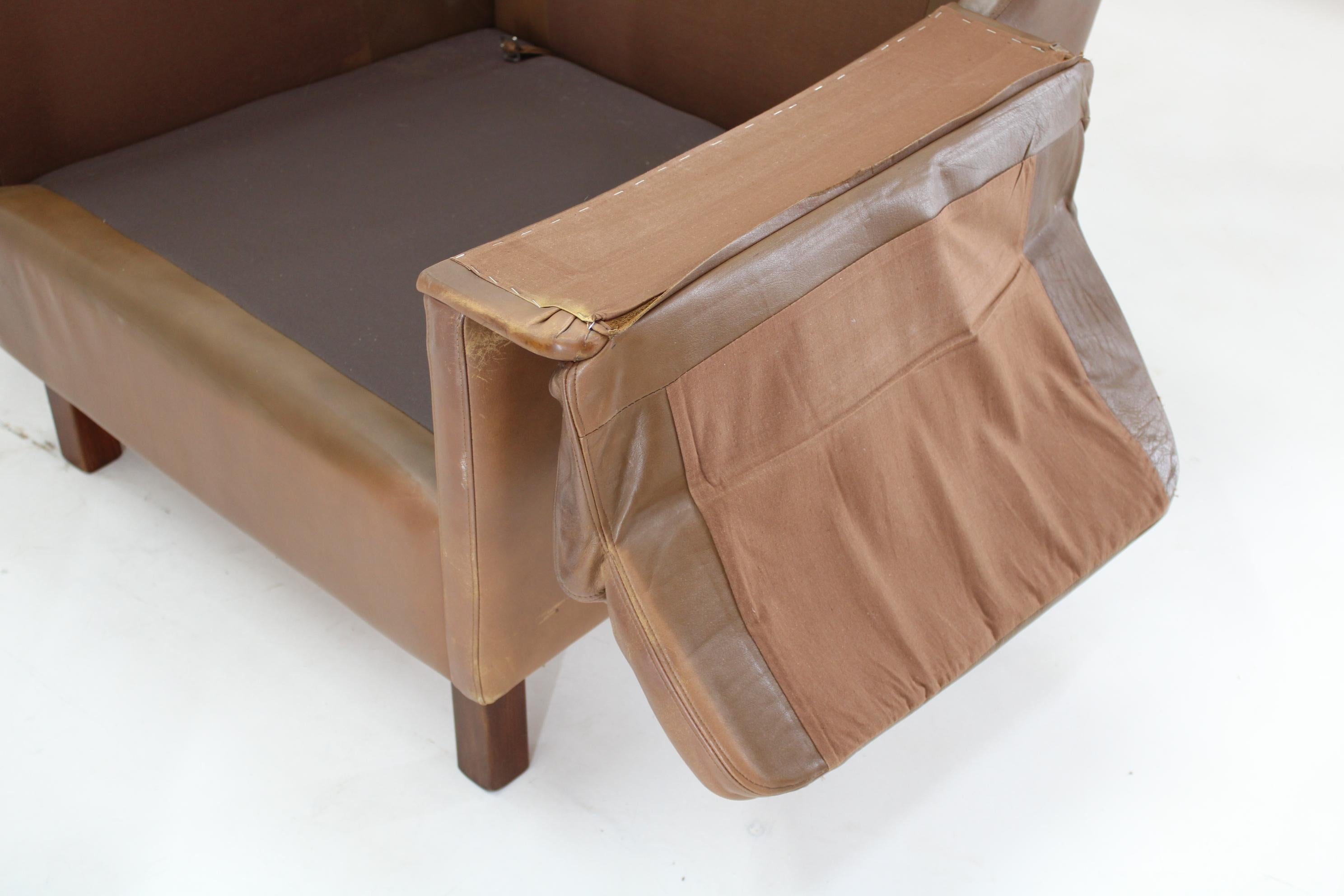 1970s Pair of Brown Leather Armchairs, Denmark For Sale 5