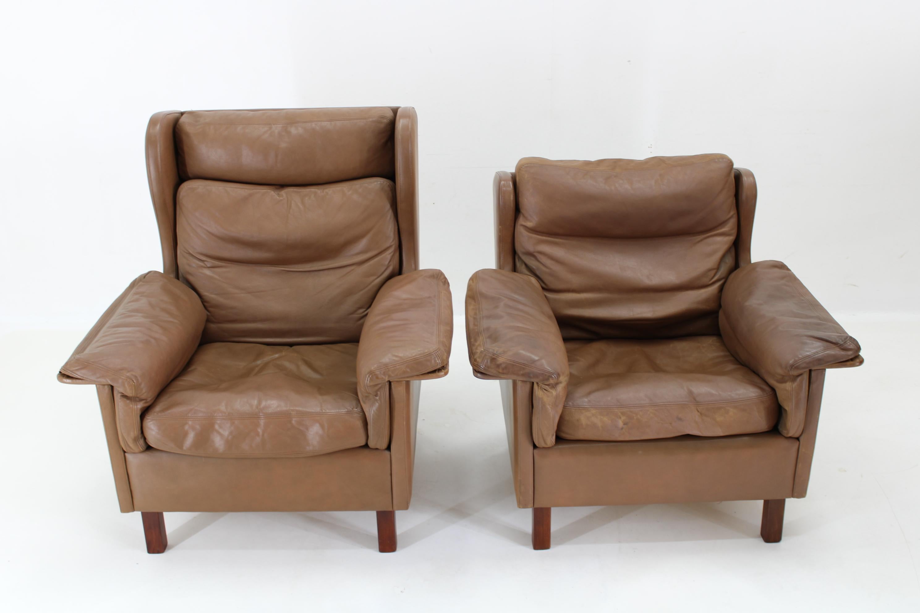  - good original condition with minor signs of use 
- Leather with some patina
- Dimension of the smaller Armchair: 76 x (41) x92 x 84
- high of seat 41 cm