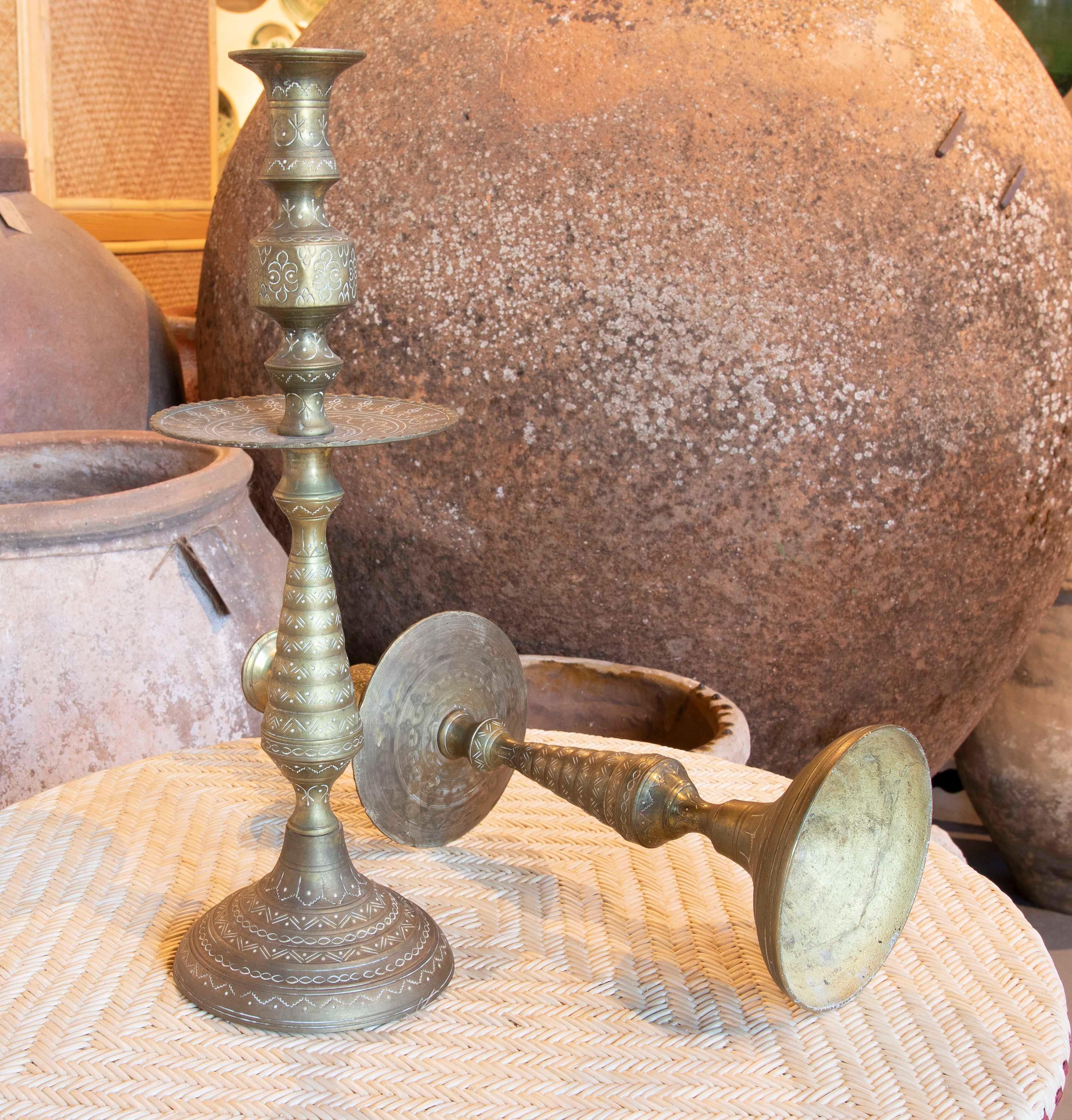 1970s Pair of Candlesticks with Carved Brass Decoration  In Good Condition For Sale In Marbella, ES