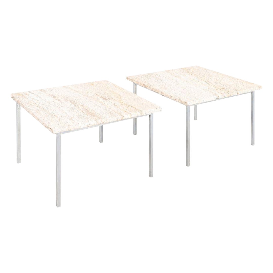 Paire de tables d'appoint/d'extrémité en chrome et travertin des années 1970 attribuée à Knoll