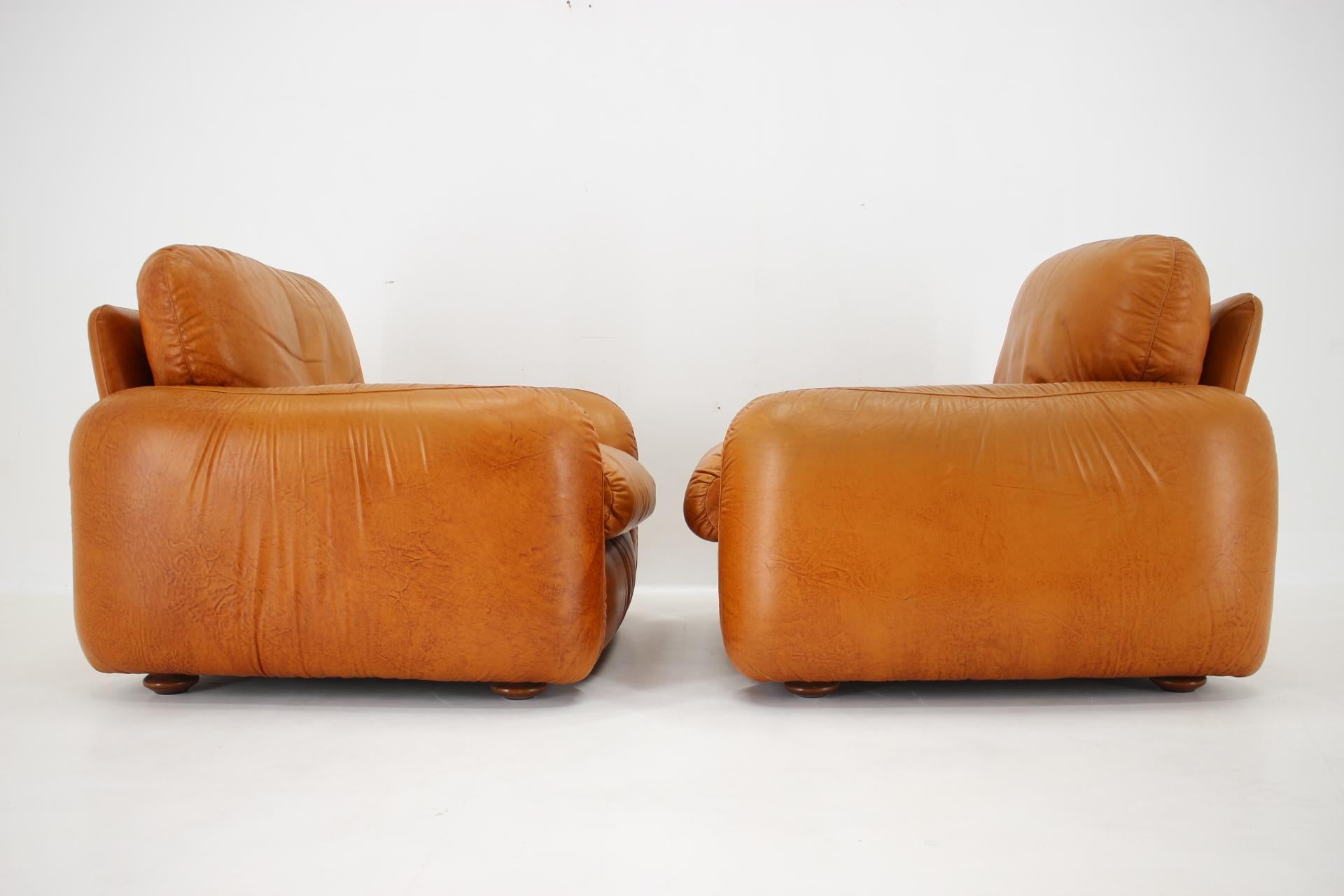 1970s Pair of Cognac Leather Italian Armchairs 3