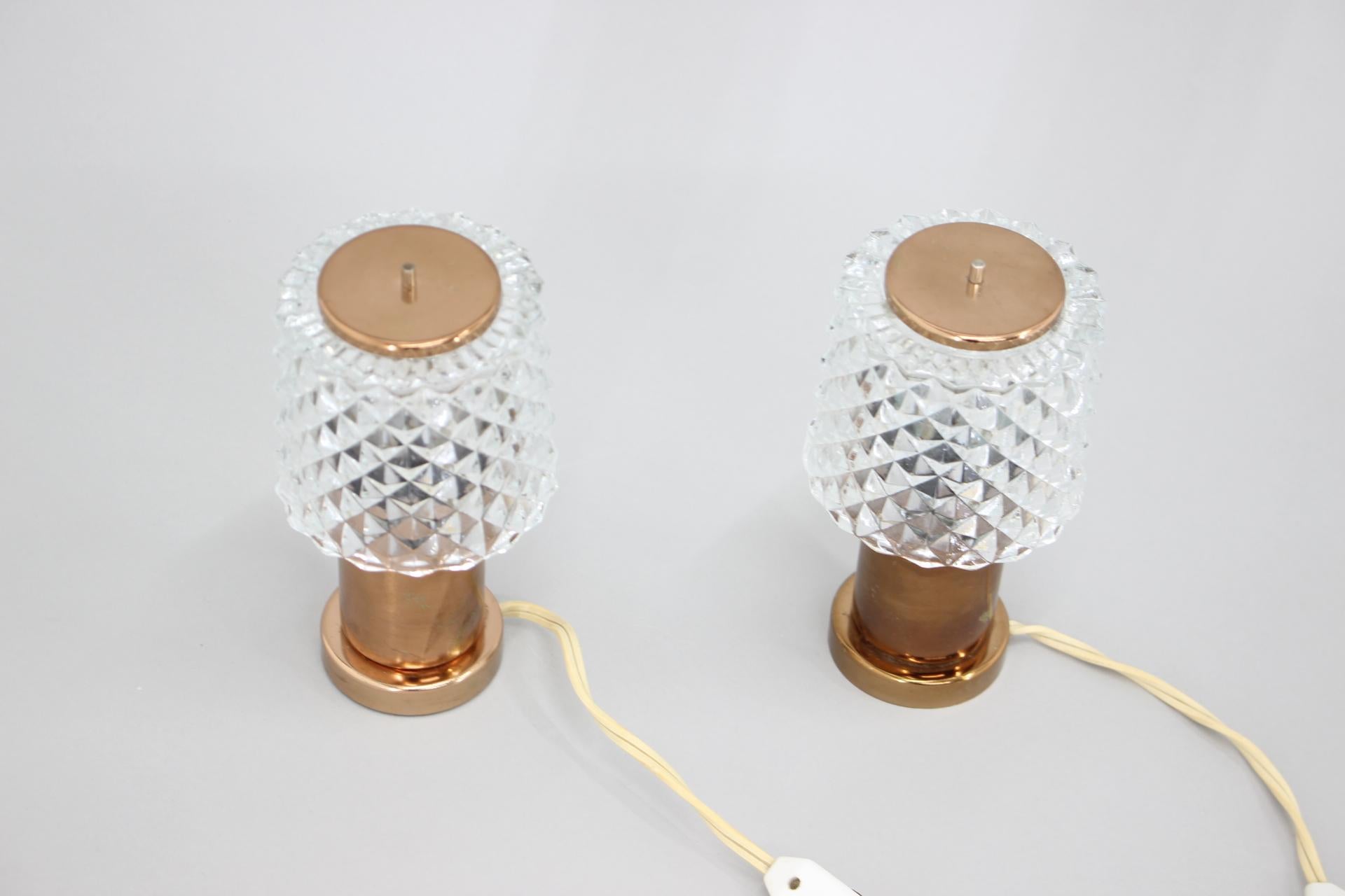 1970s Pair of Copper Table Lamps by Kamenický Šeno, Czechoslovakia In Distressed Condition For Sale In Praha, CZ