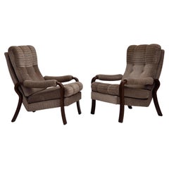 1970, paire de fauteuils Wood Wood, velours marron, bois de hêtre.