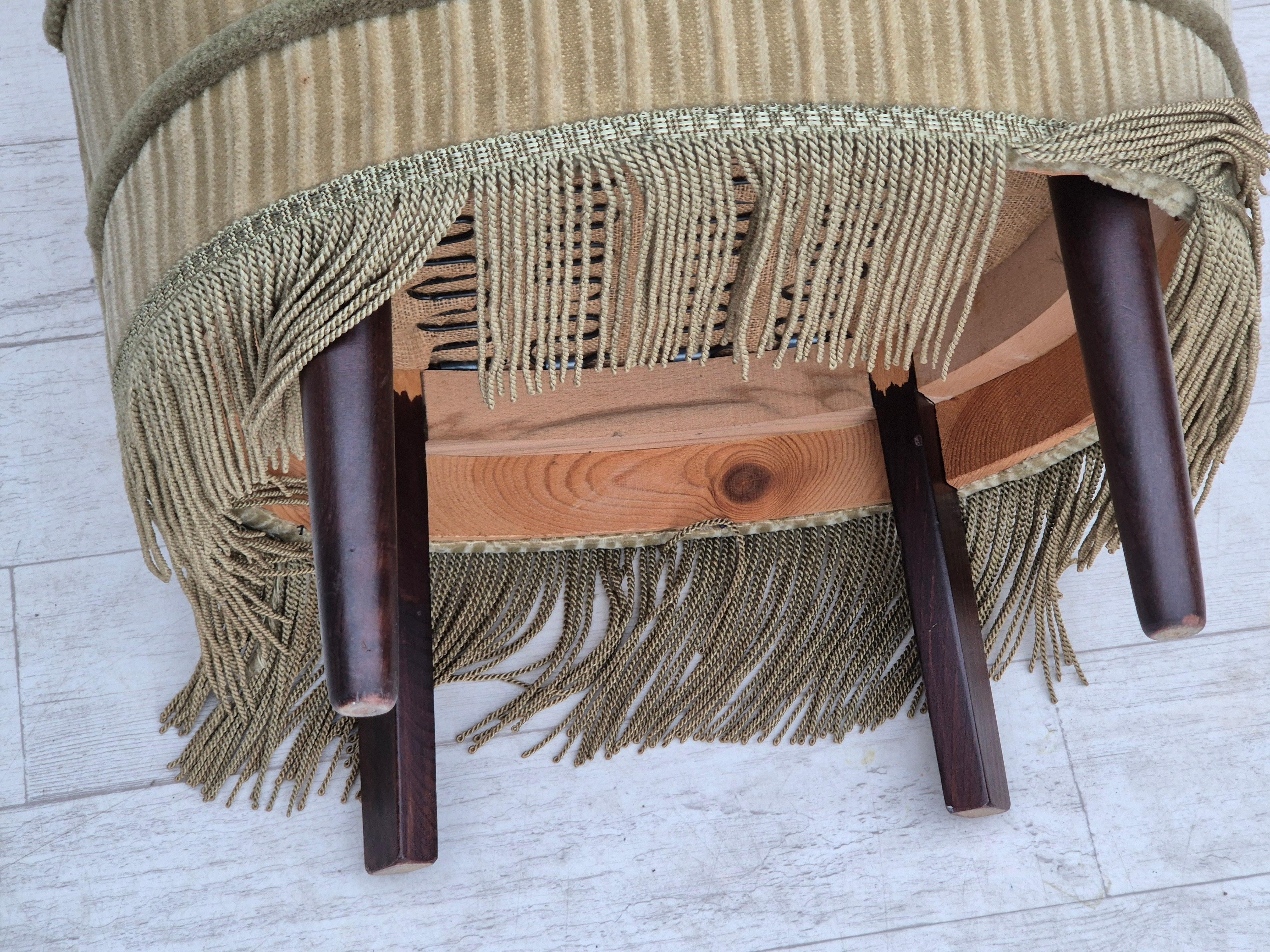 Paire de fauteuils danois des années 1970, état d'origine, velours de meuble vert. en vente 5