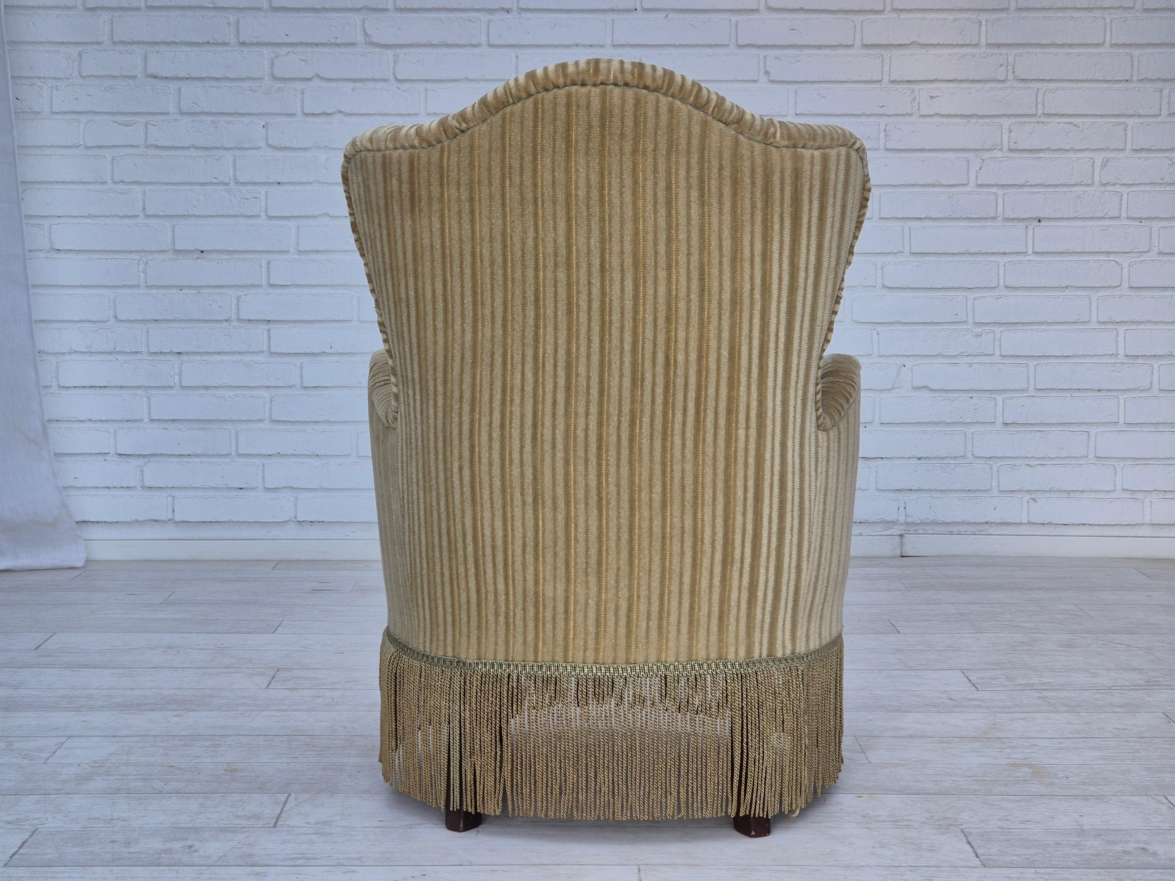 Scandinave moderne Paire de fauteuils danois des années 1970, état d'origine, velours de meuble vert. en vente