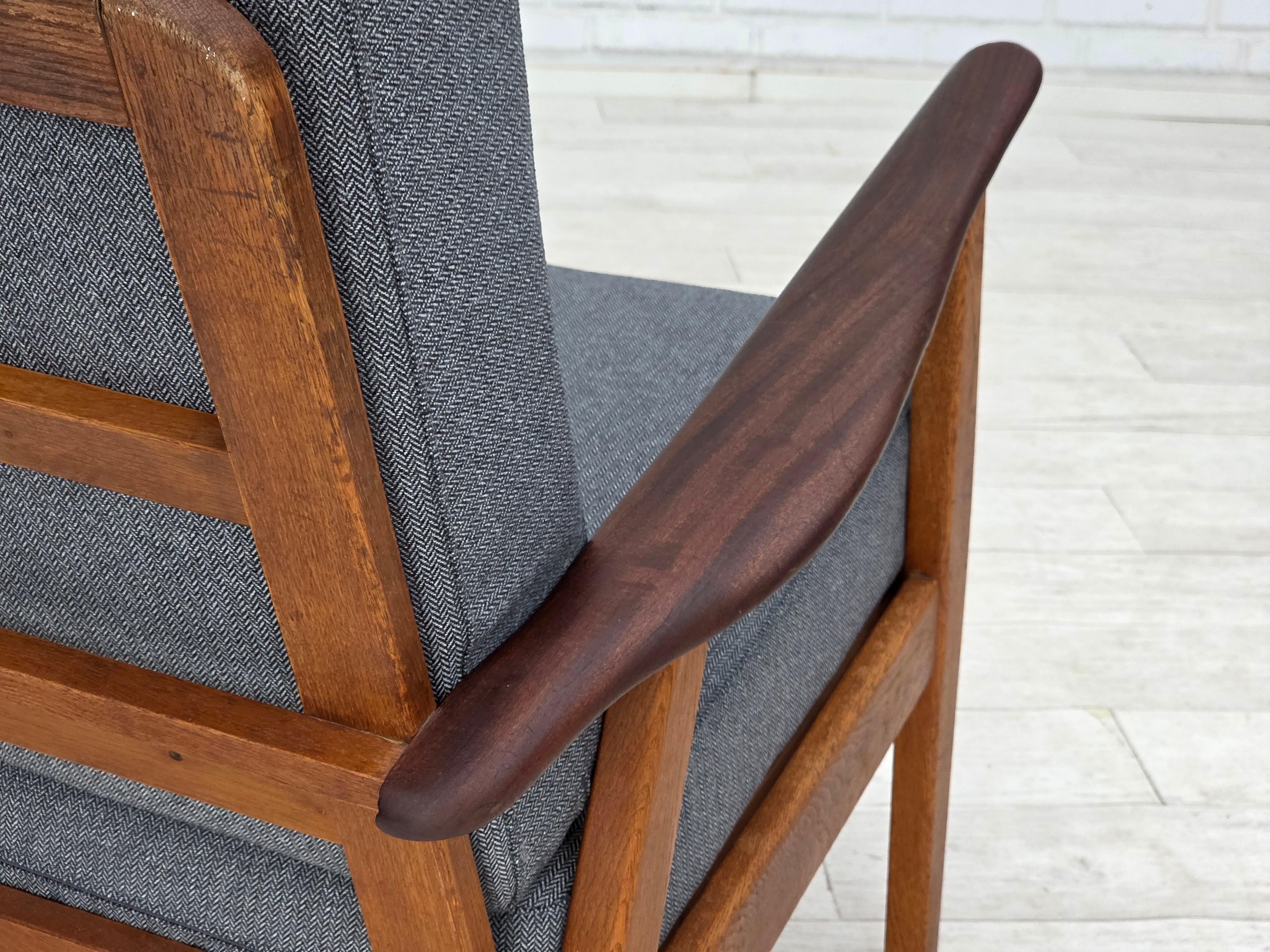 1970s, pair of Danish armchairs, reupholstered, furniture wool, teak, oak. For Sale 9