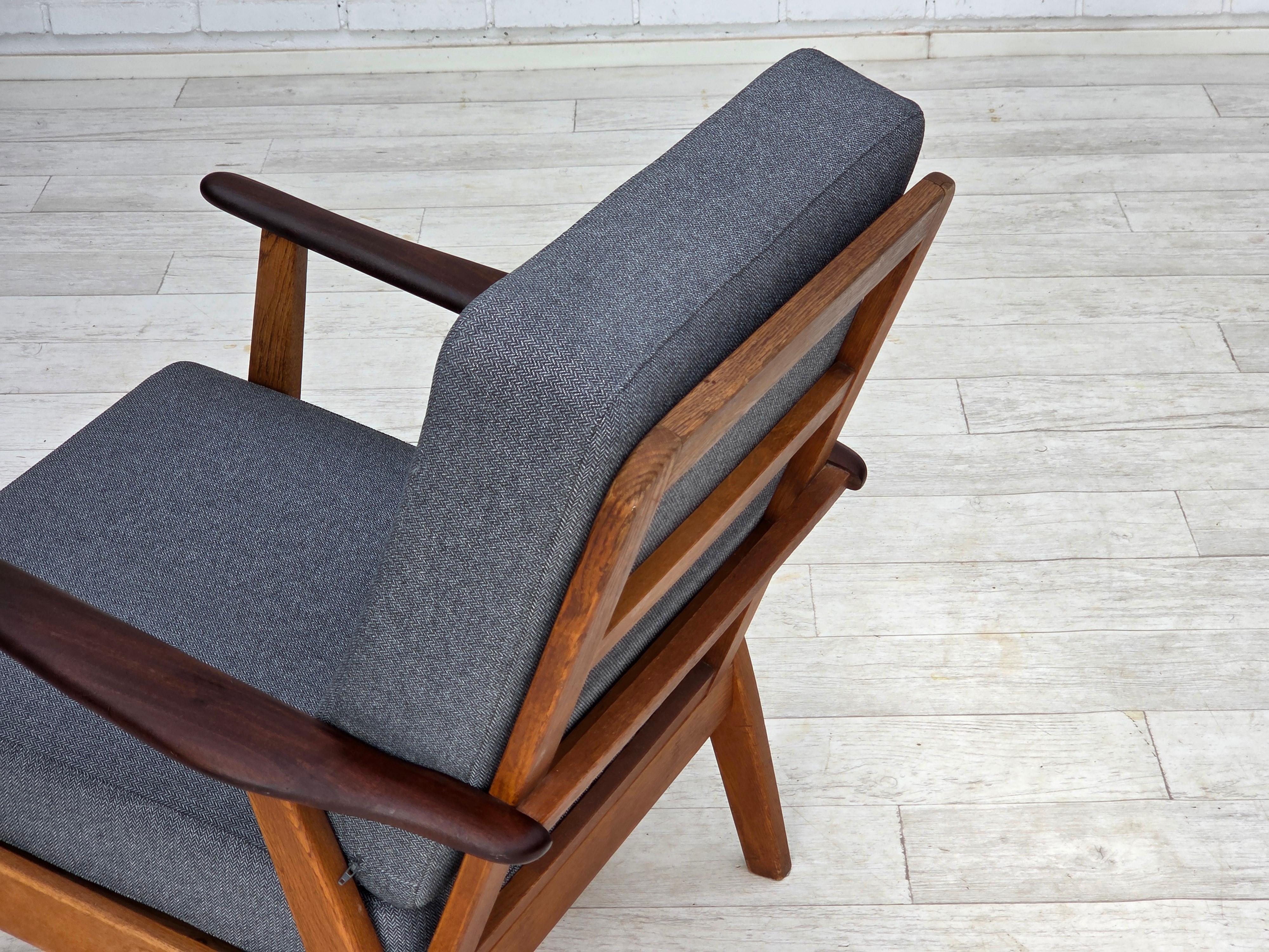 1970s, pair of Danish armchairs, reupholstered, furniture wool, teak, oak. For Sale 13