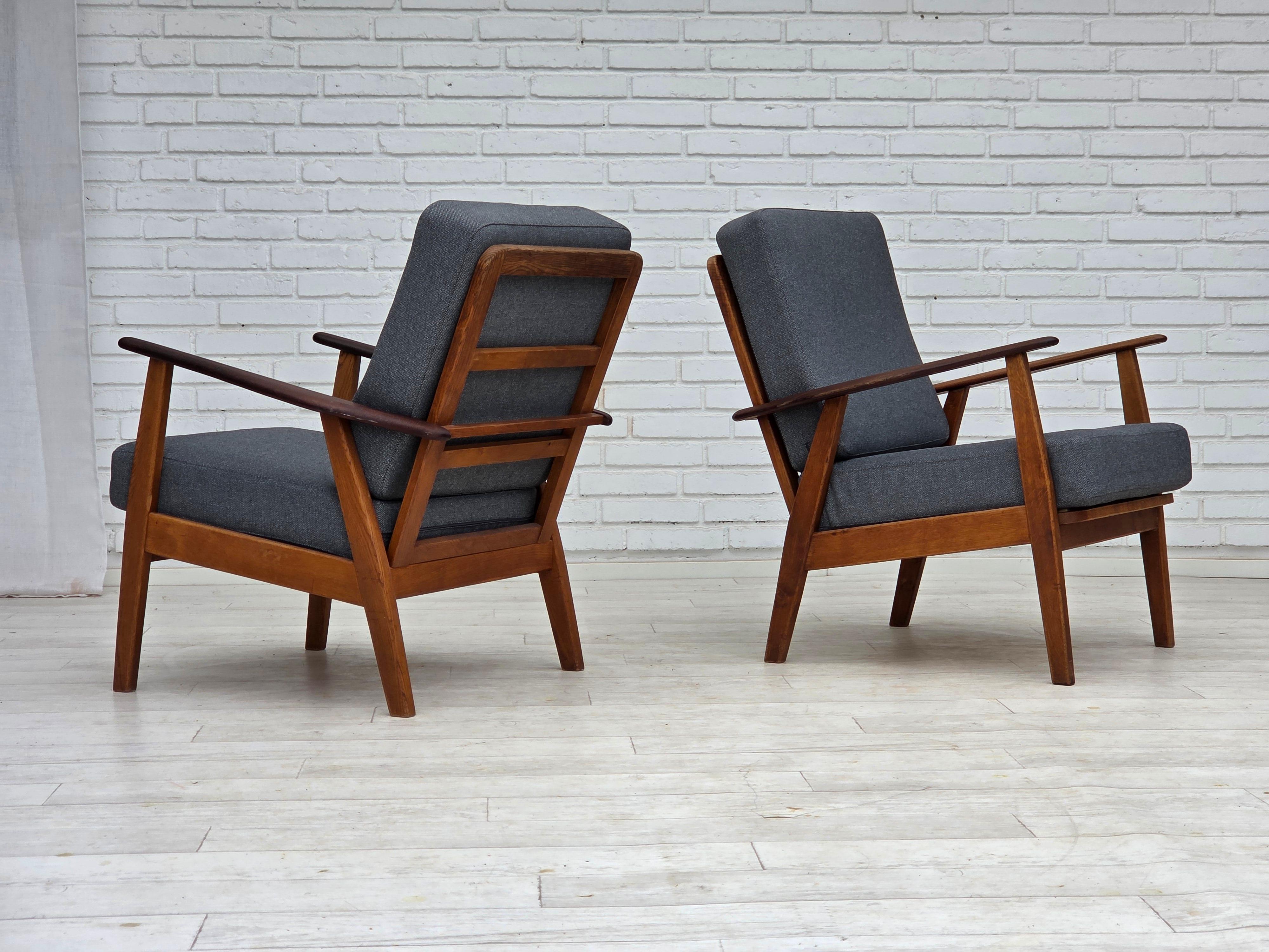 1970s, pair of Danish armchairs, reupholstered, furniture wool, teak, oak. In Good Condition For Sale In Tarm, 82