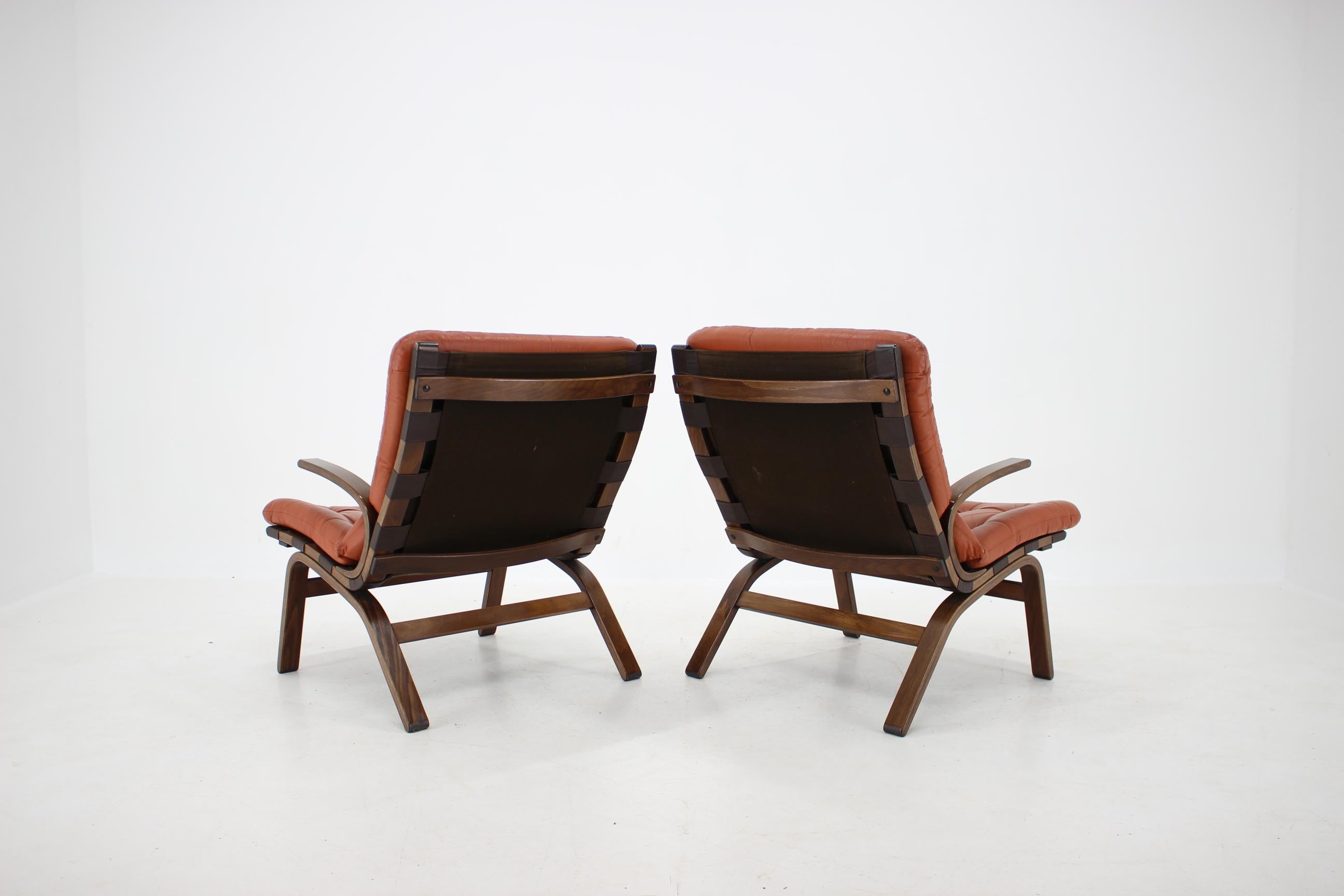 Late 20th Century 1970s Pair of Danish Bentwood Armchair in Red Leather