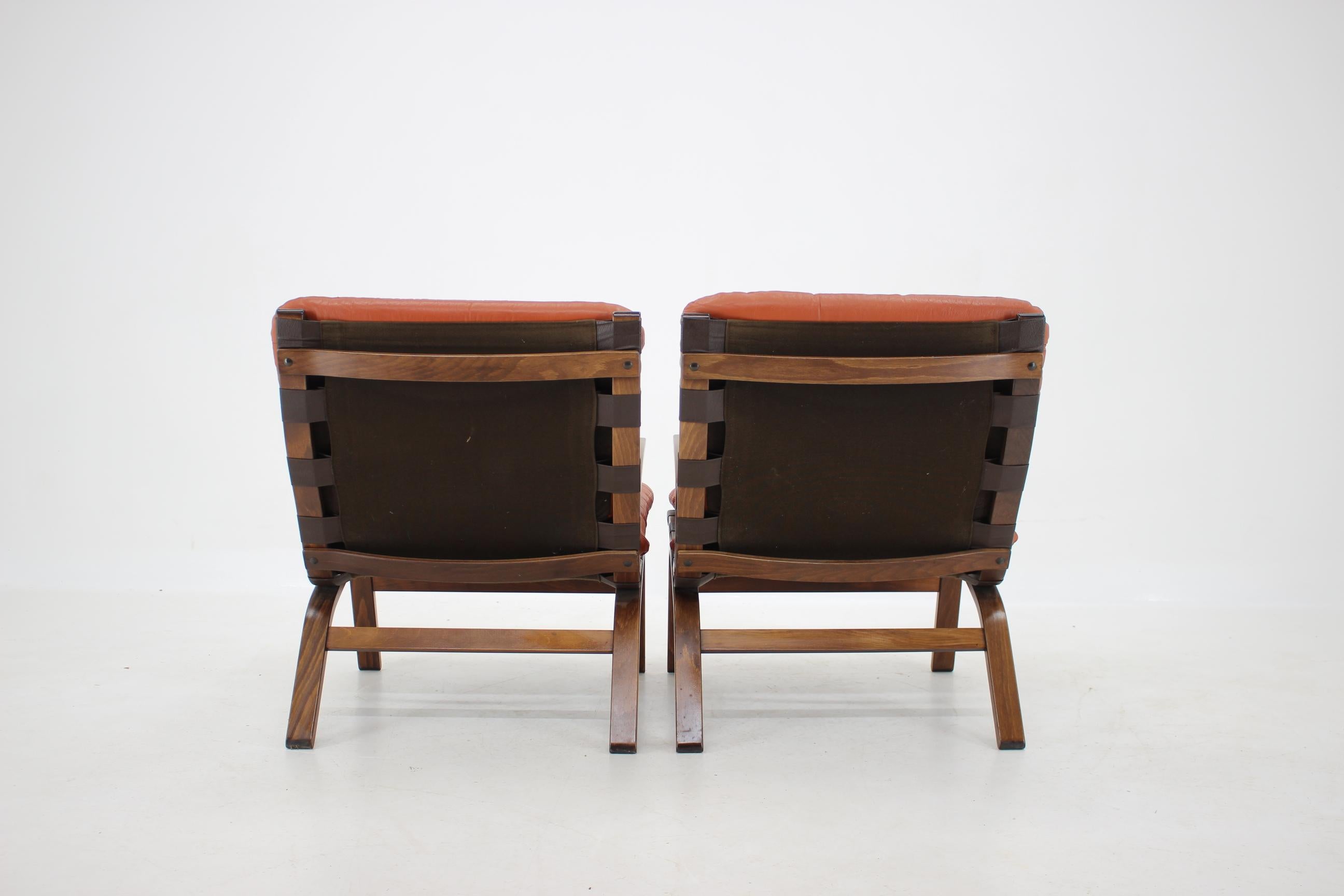 1970s Pair of Danish Bentwood Armchair in Red Leather 1