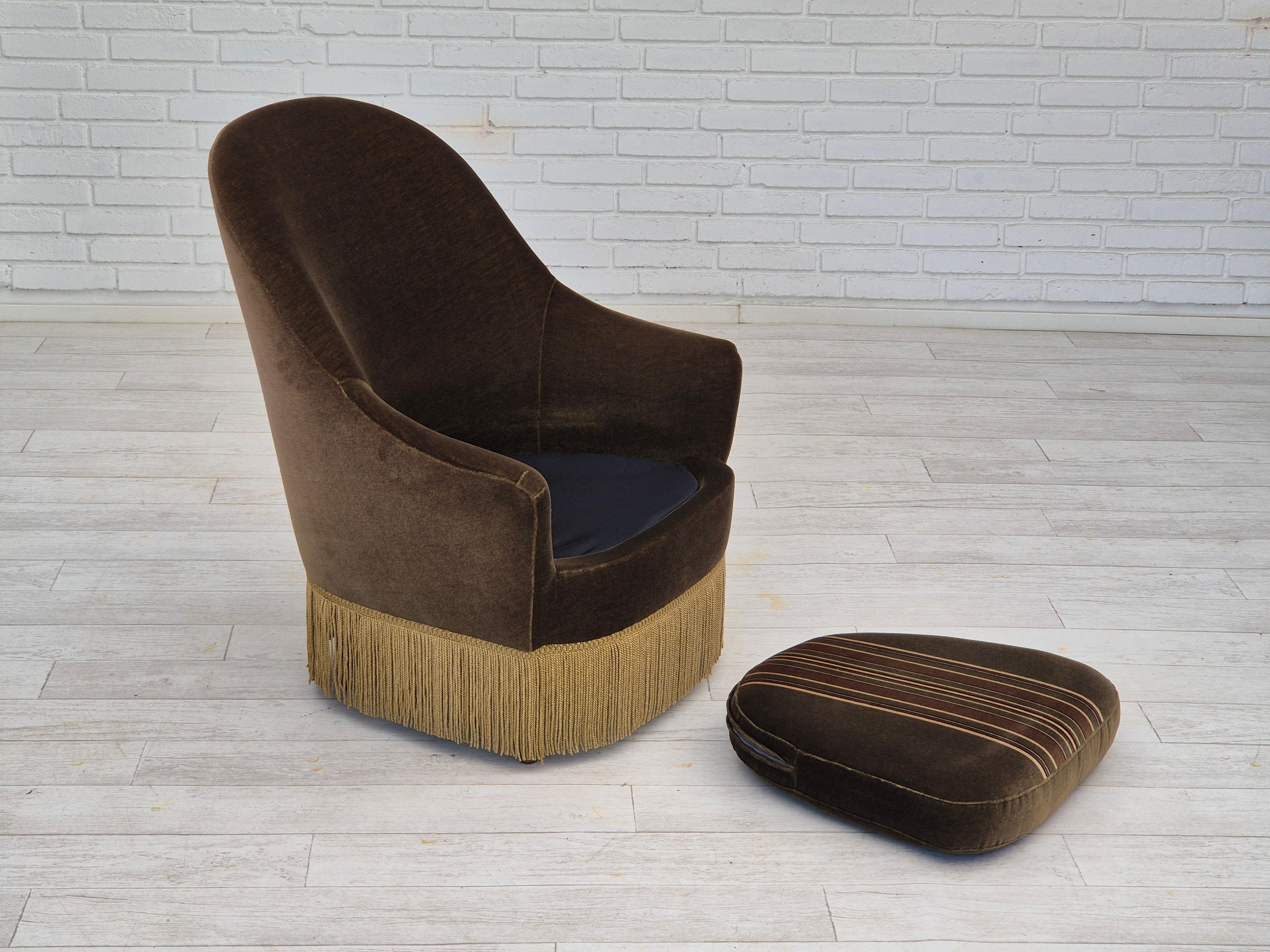 1970s, pair of Danish lounge chairs, original condition, green furniture velour. 5