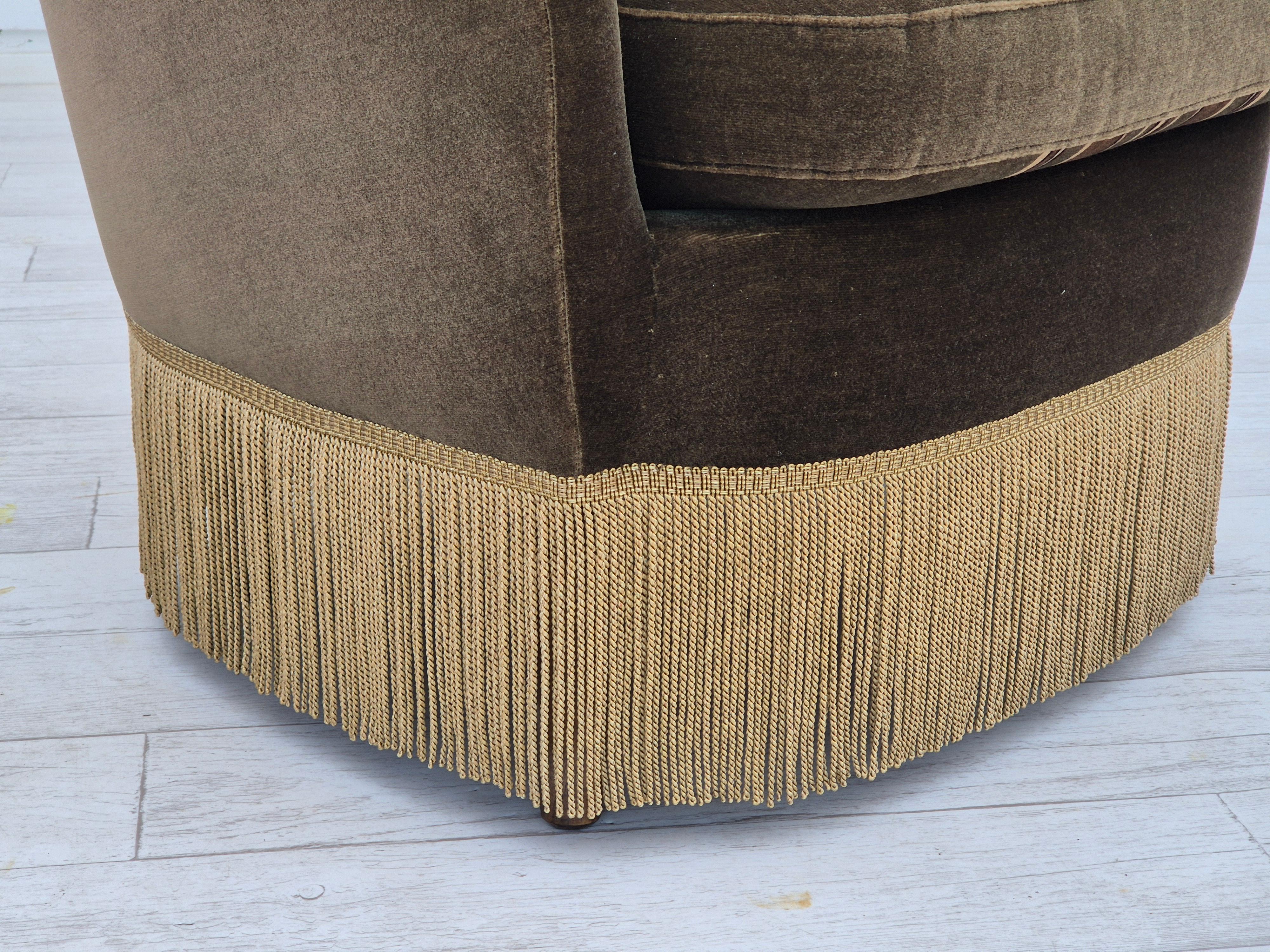 Scandinavian Modern 1970s, pair of Danish lounge chairs, original condition, green furniture velour.