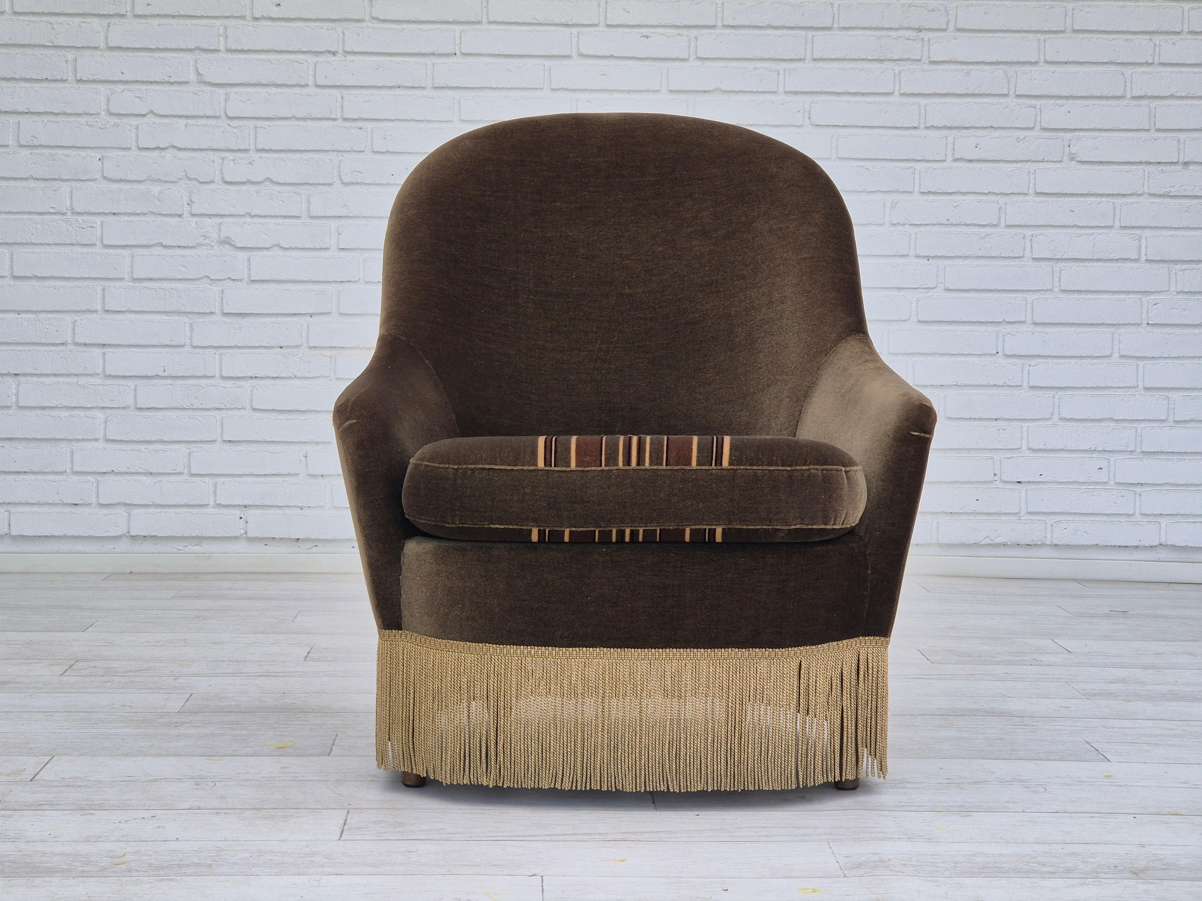 Fabric 1970s, pair of Danish lounge chairs, original condition, green furniture velour.