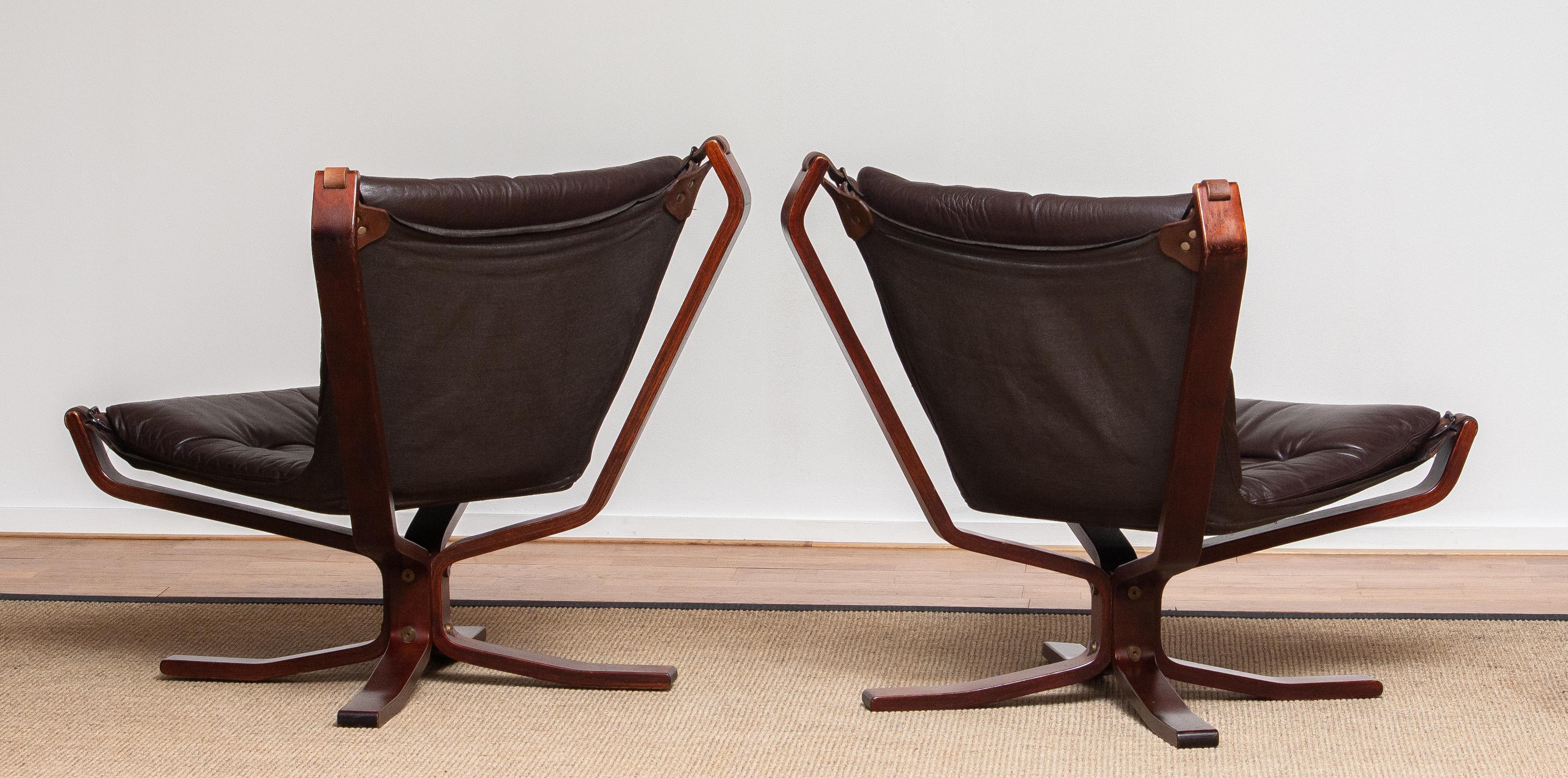 1970s Pair of Dark Brown Leather 'Falcon' Chairs, Sigurd Resell Made in Denmark 4