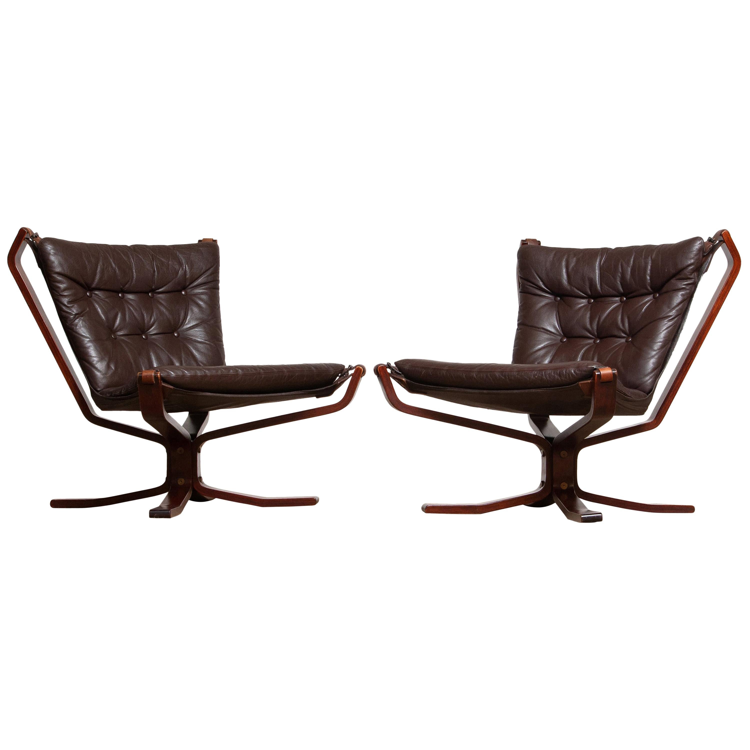 Extremely beautiful set of two 'Falcon' lounge or easy chairs designed by Sigurd Resell and made in Denmark.
(Recognizable for the thick leather belts at the corners.)
The chairs are in very good and original condition.
Note: We have also the