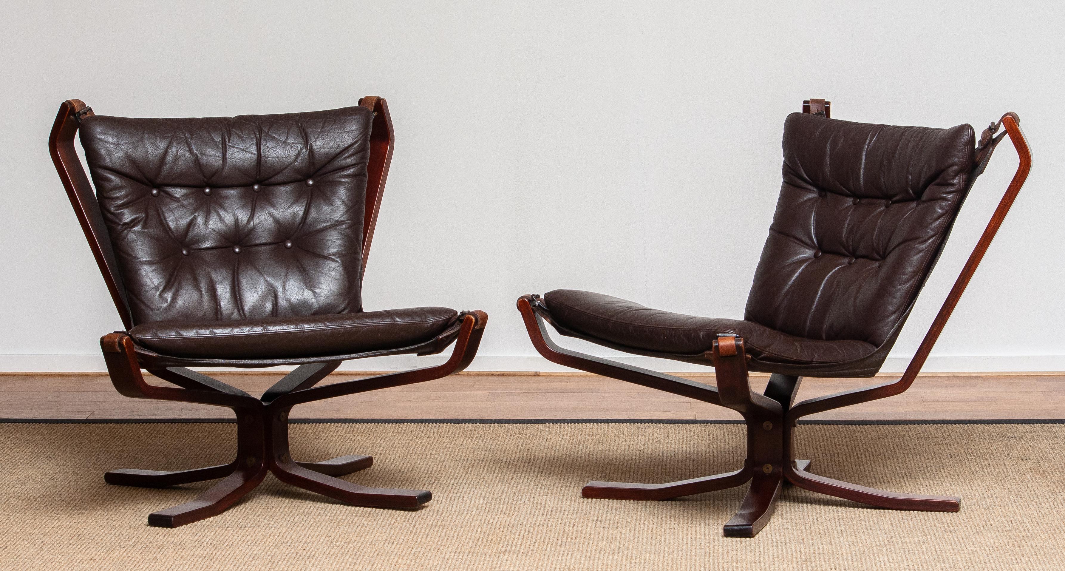 Mid-Century Modern 1970s Pair of Dark Brown Leather 'Falcon' Chairs, Sigurd Resell Made in Denmark