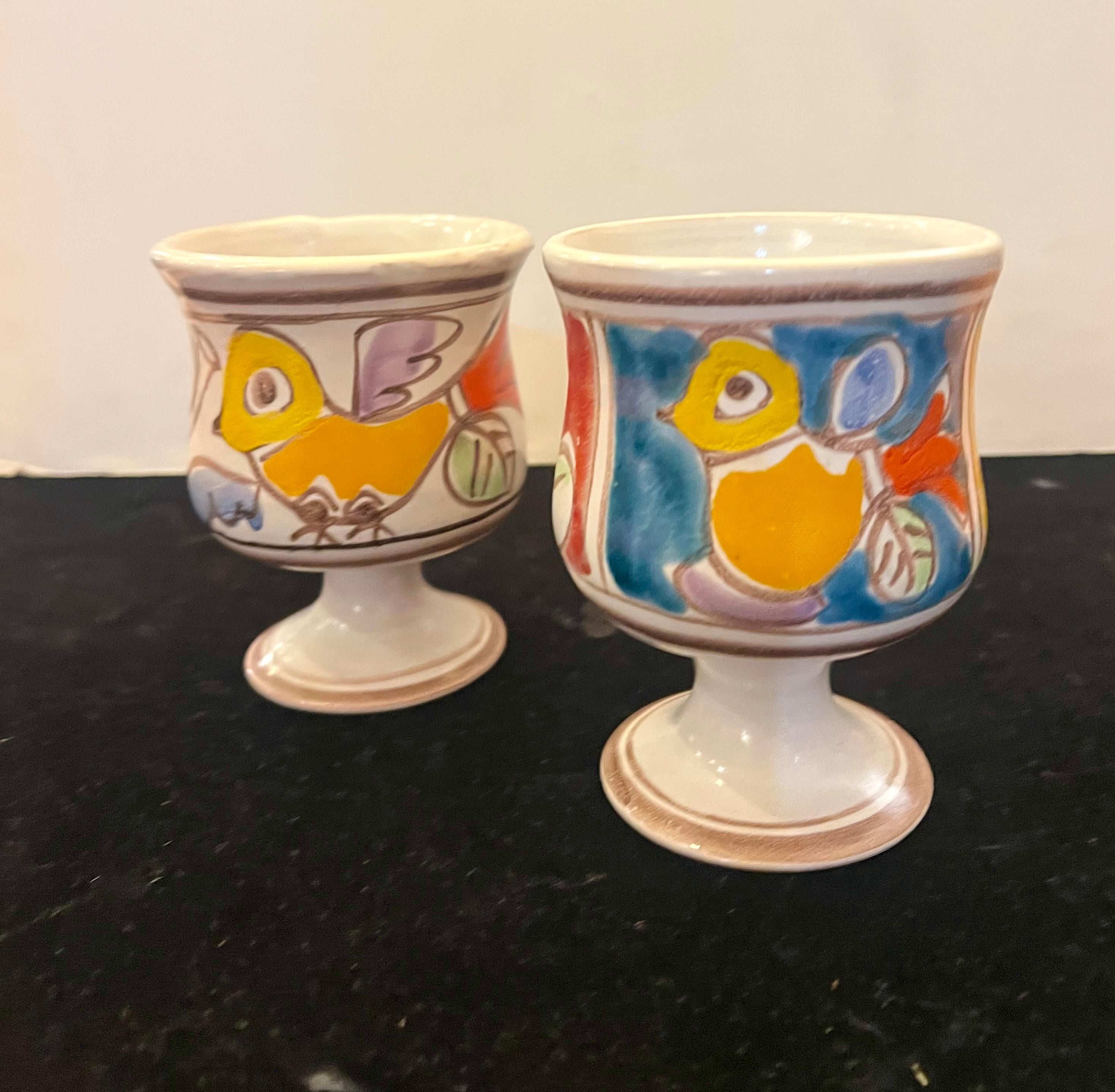 Pareja de tazas con pie de cerámica italiana decorativa pintada a mano, años 70, de DeSimone en Bueno estado para la venta en San Diego, CA