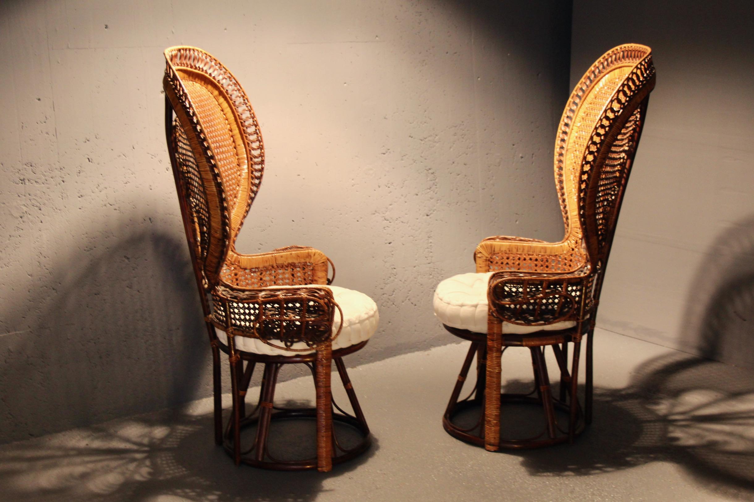 Silla Emmanuelle Peacock de los años 70 Bambú en venta