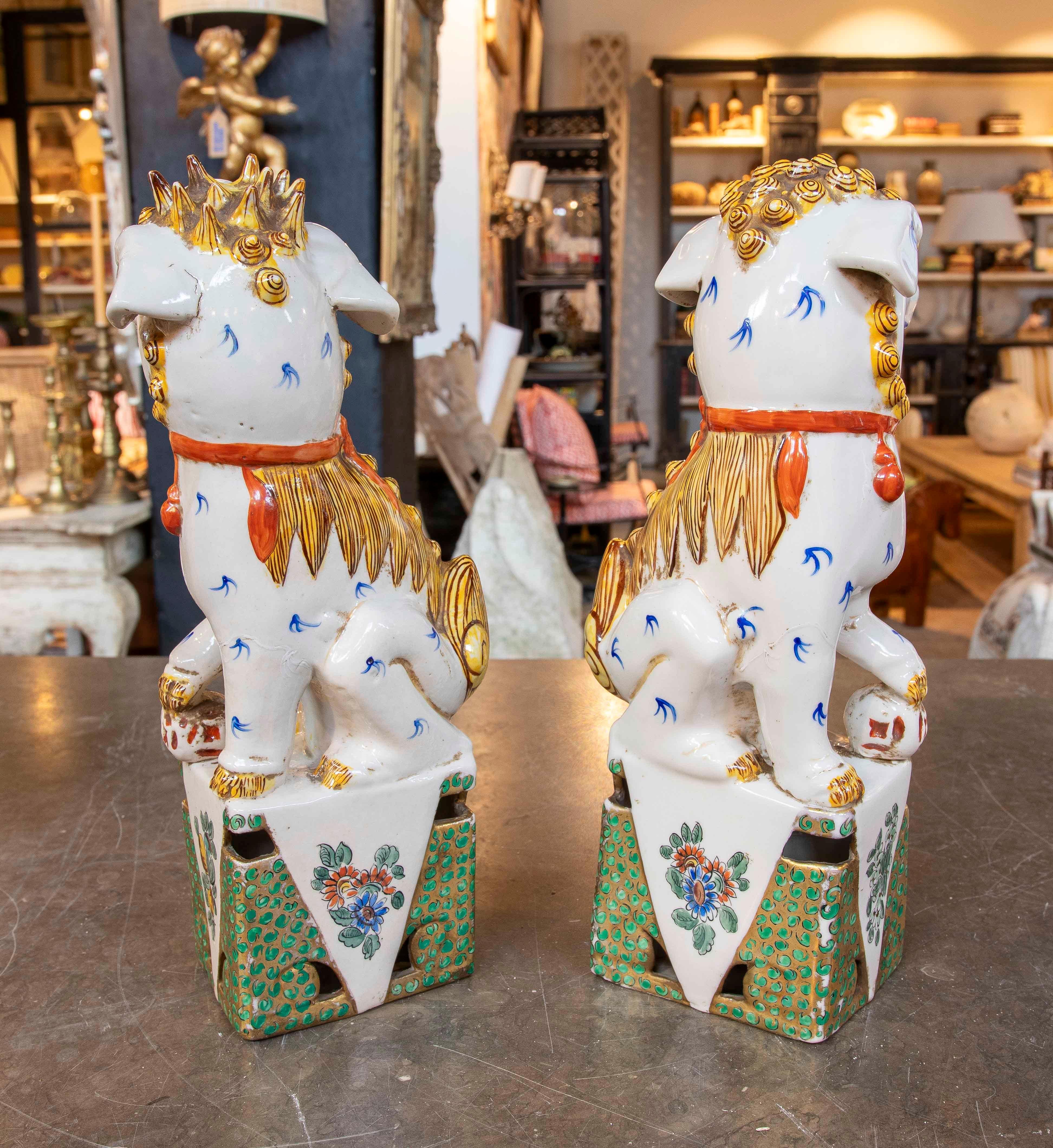Hand-Painted 1970s Pair of Enameled Porcelain Foo Dogs