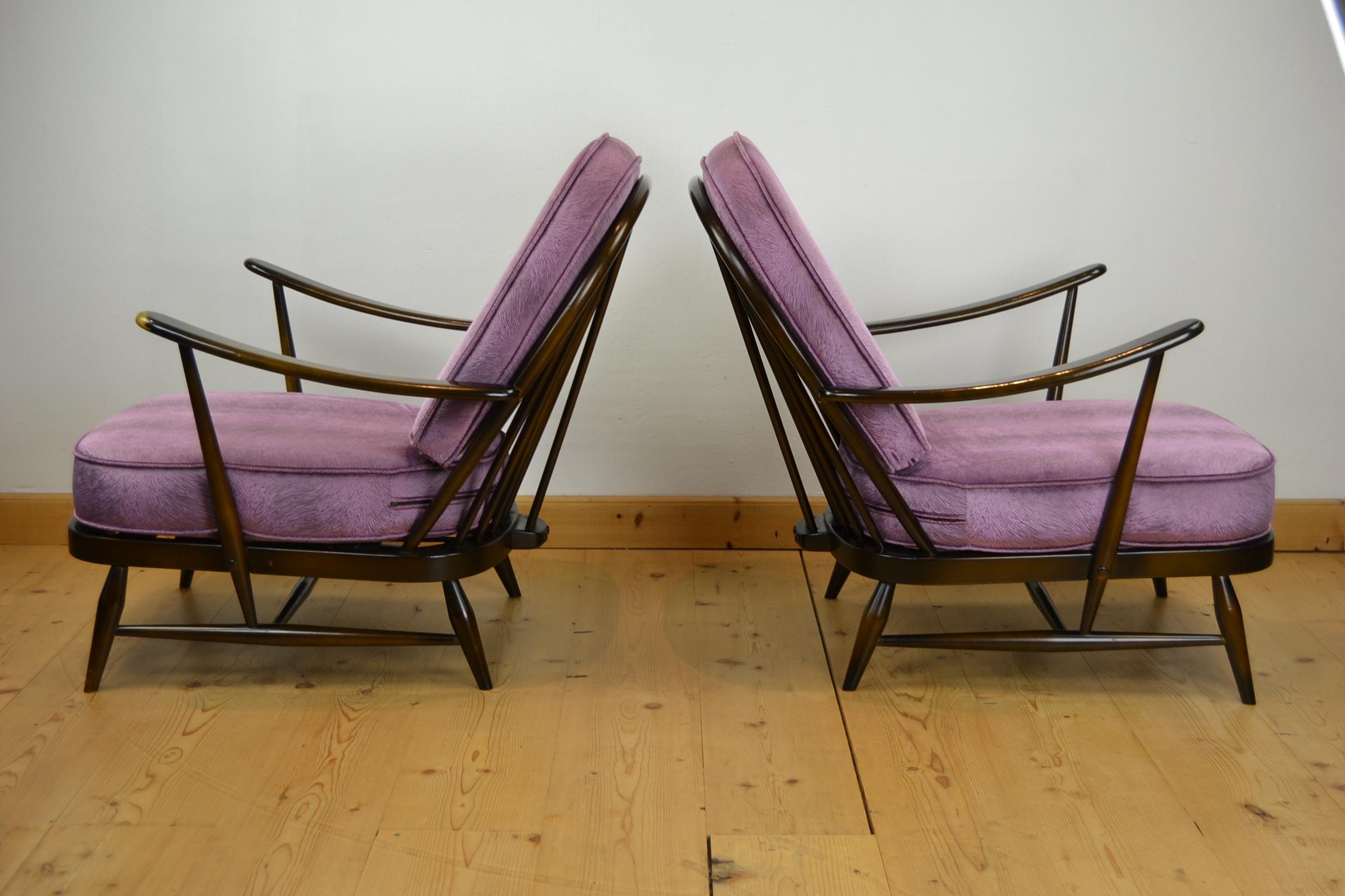 1970s Pair of Ercol Windsor Armchairs, New Cushions Purple Pink Pistoia Velvet For Sale 4