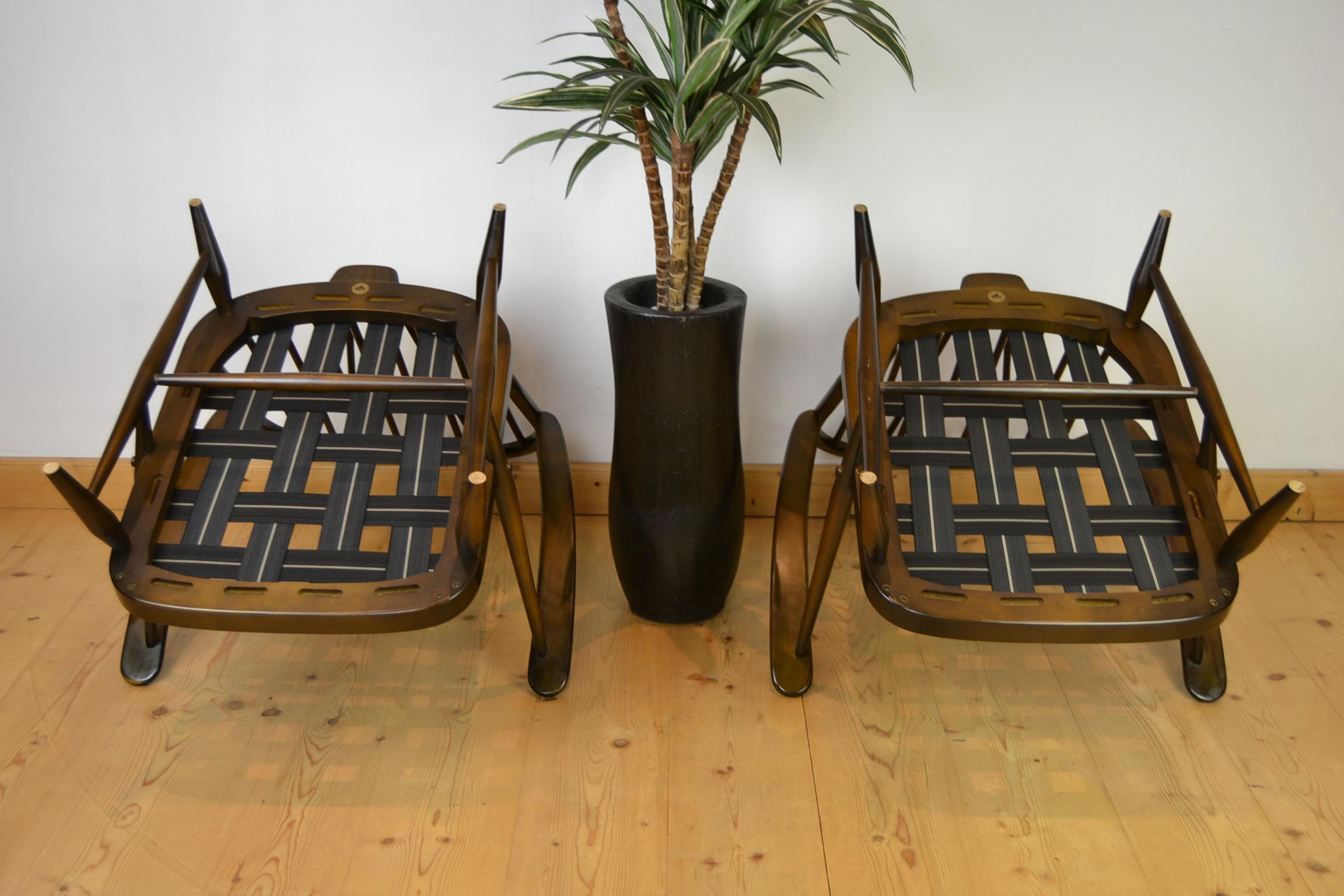 1970s Pair of Ercol Windsor Armchairs with new Cushions in Gold Pistoia Velvet For Sale 3