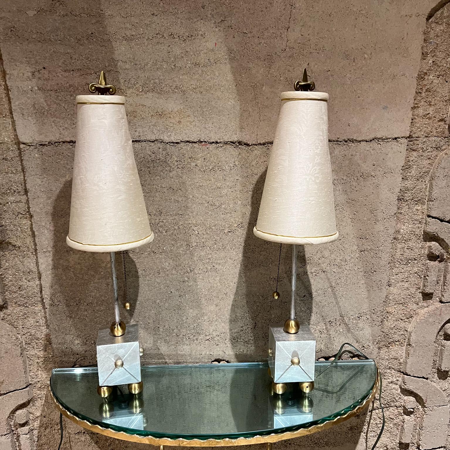 1970s French Pair of Fleur de Lis X Table Lamps Simple Elegance In Good Condition For Sale In Chula Vista, CA