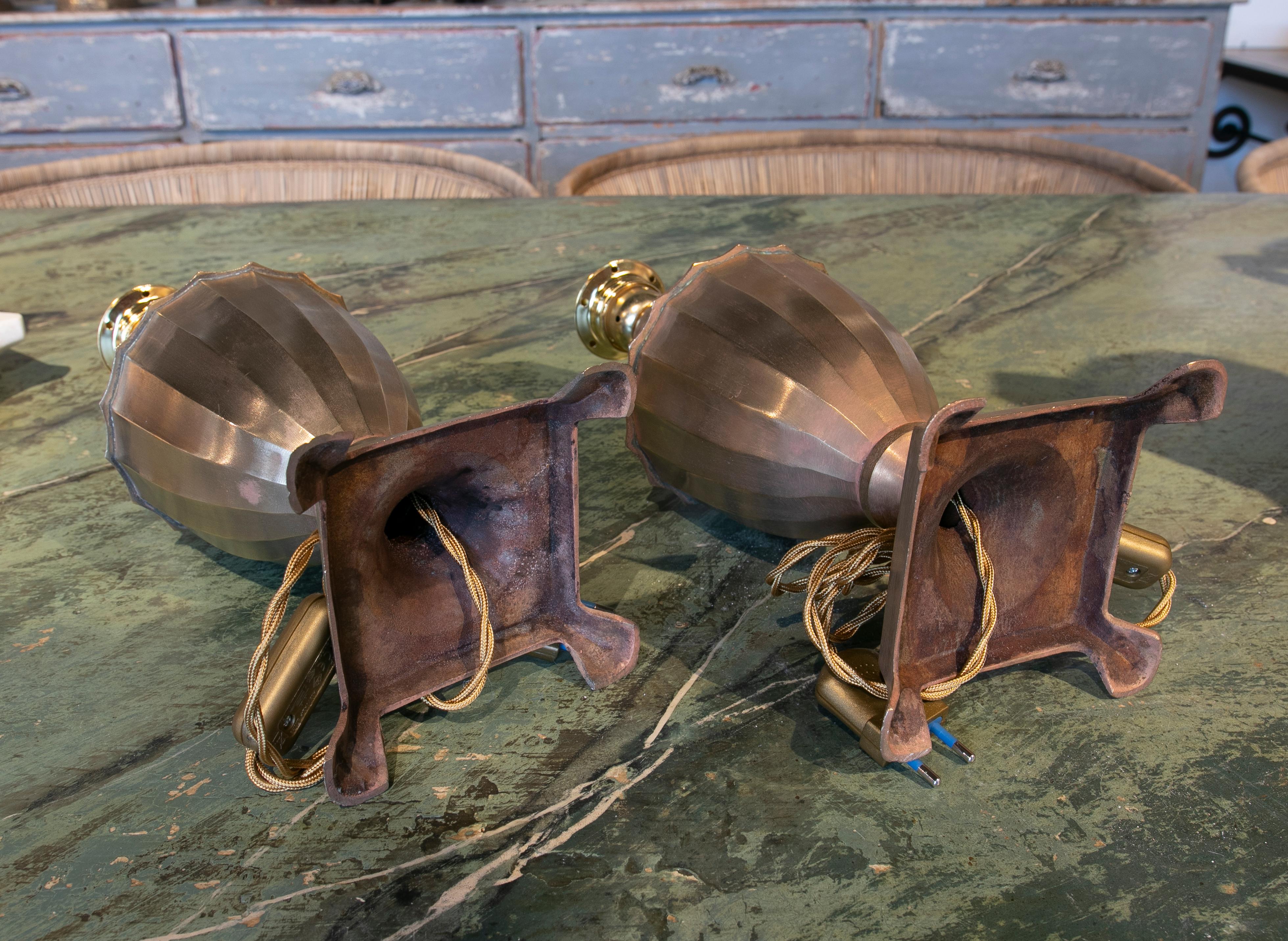 1970s Pair of French Golden Metal Table Lamps For Sale 6