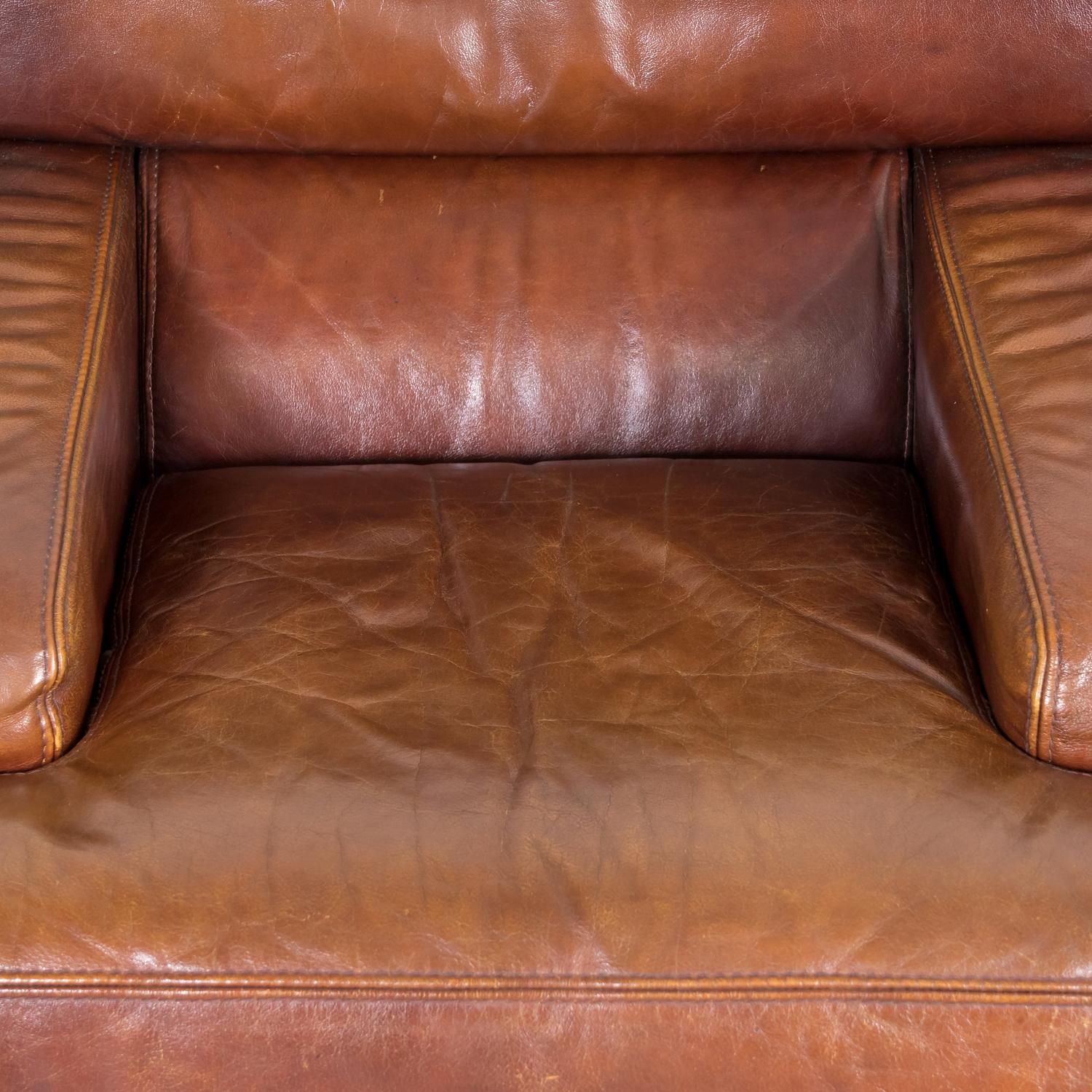 1970 Paire de fauteuils de salon surdimensionnés en cognac de style moderne du milieu du siècle dernier  en vente 1