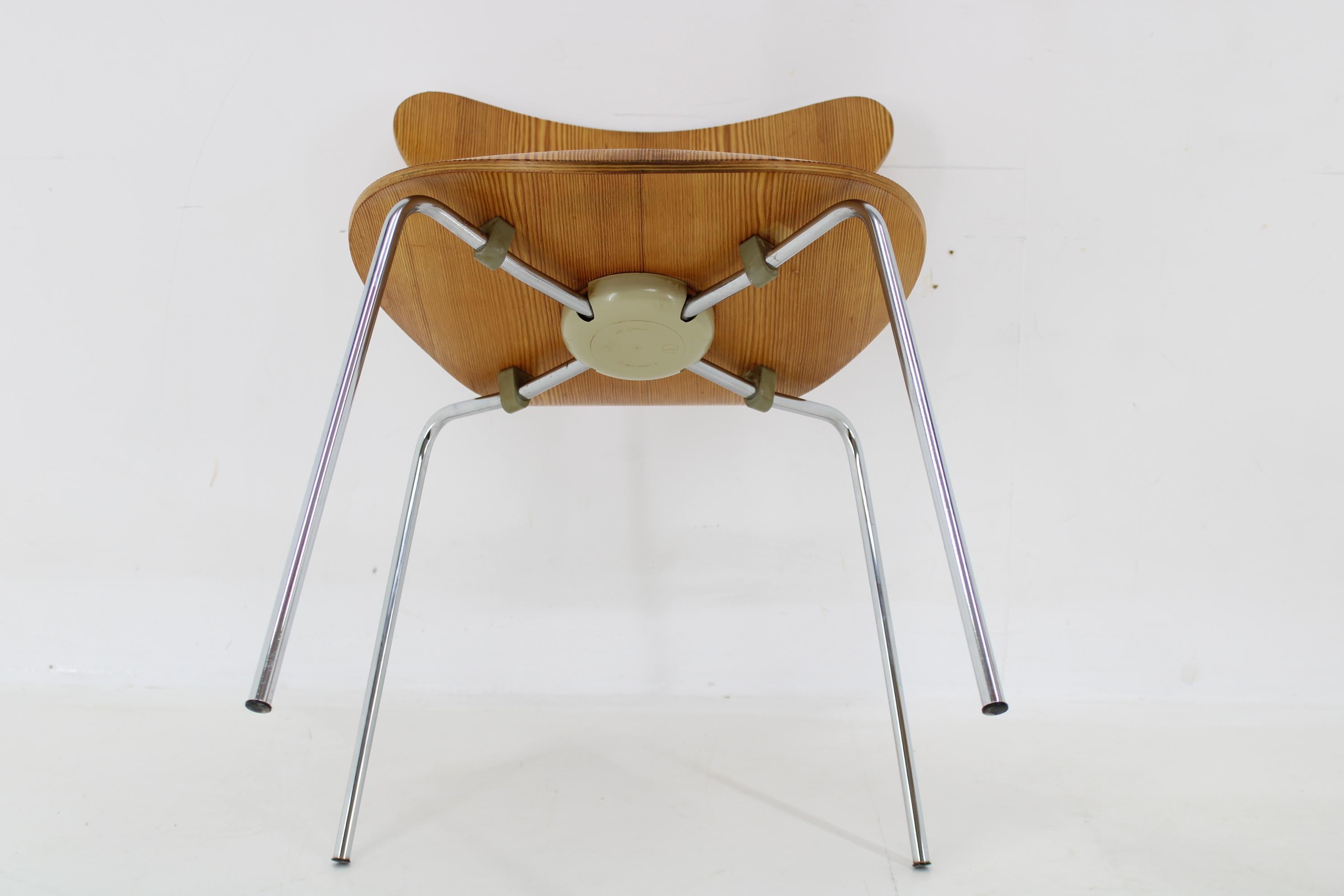 1970 Paire de 7 chaises Fritz Hansen en Wood Wood, Danemark  2