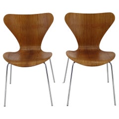 Vintage 1970s Pair of Fritz Hansen 7 Chairs in Pine Wood, Denmark 