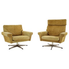 1970s Pair of Georg Thams Swivel Chairs in Suede Leather, Denmark