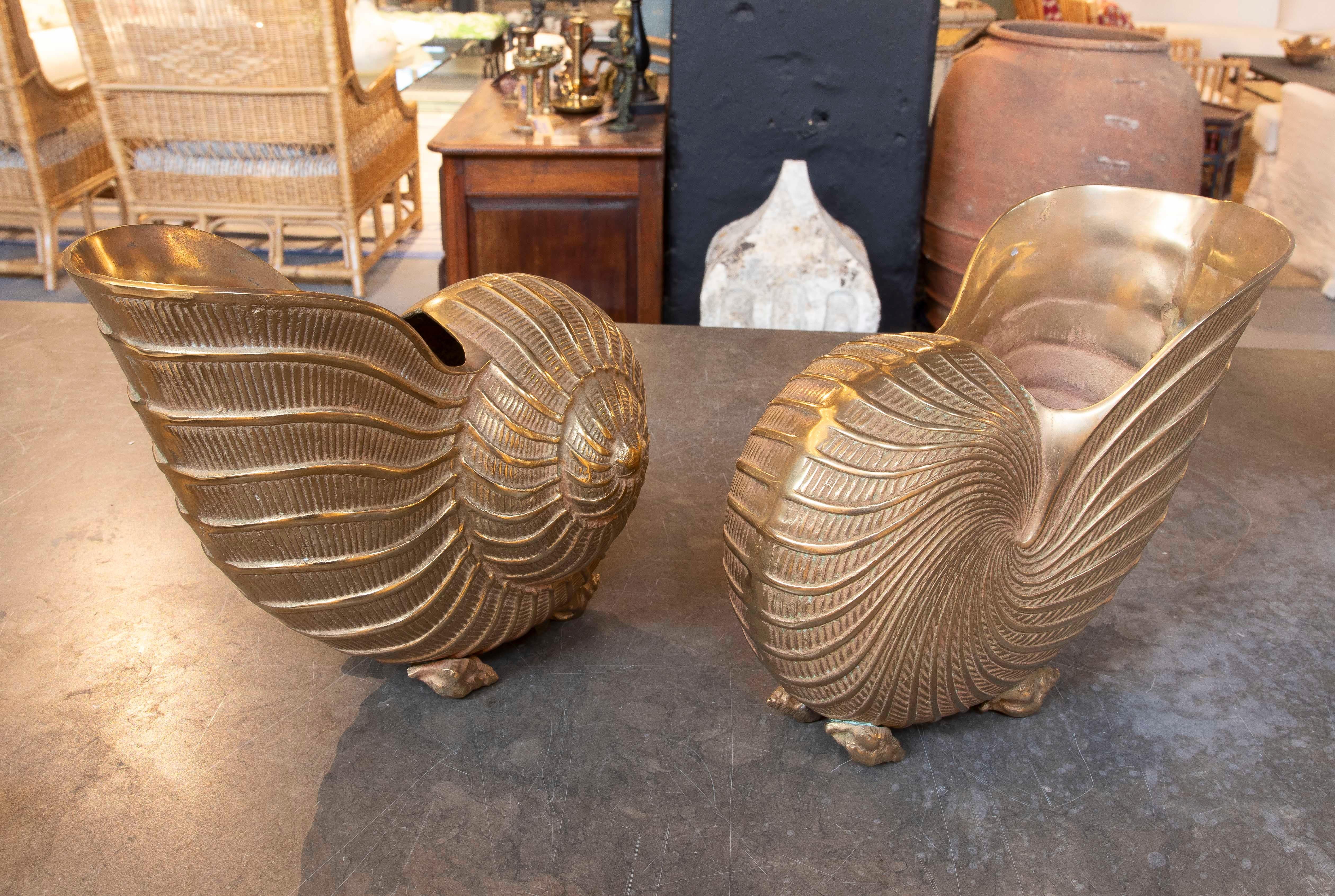1970s Pair of Gilded Bronze Shells  In Good Condition For Sale In Marbella, ES
