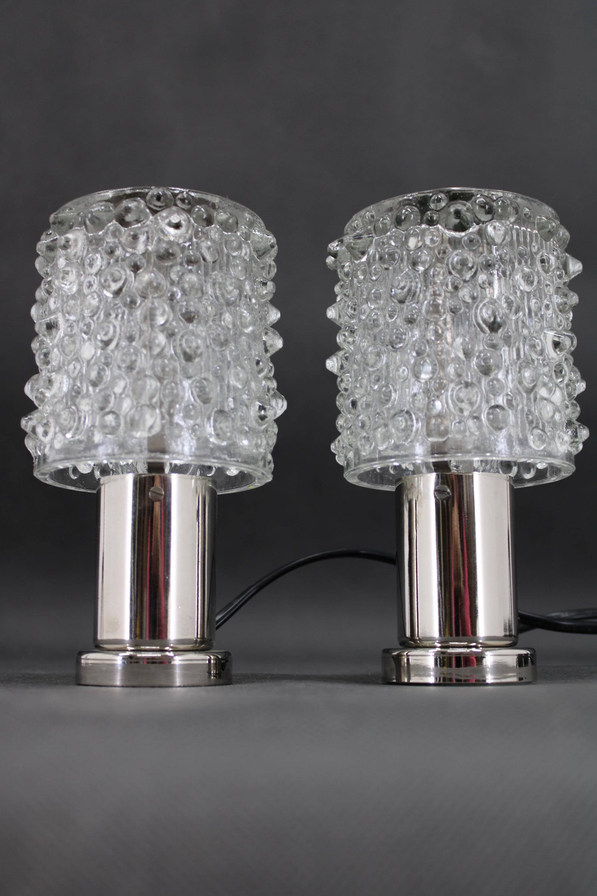 Paar Glas-Tischlampen von Kamenicky Senov, Tschechoslowakei, 1970er Jahre (Moderne der Mitte des Jahrhunderts) im Angebot