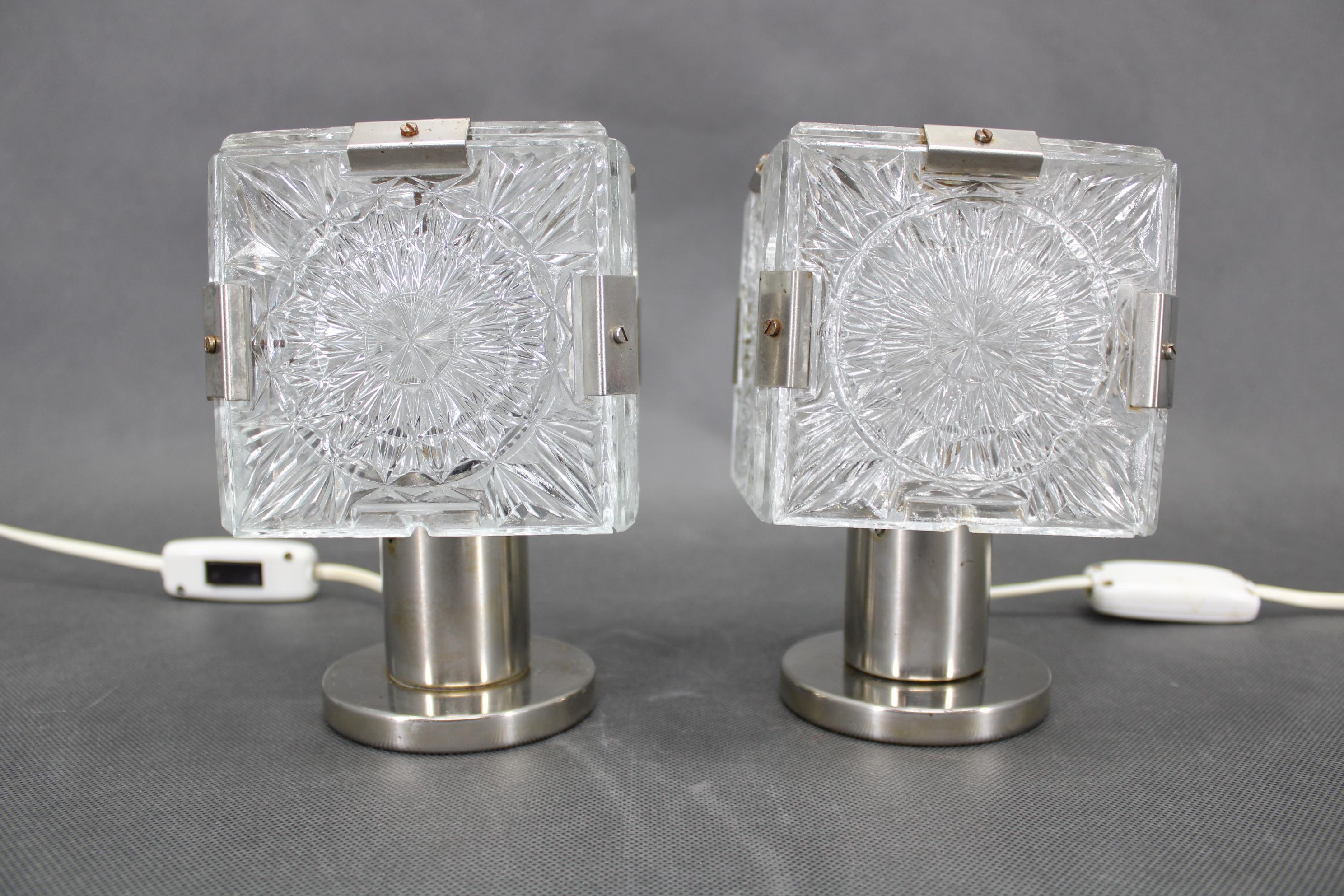 Paar Glas-Tischlampen von Kamenicky Senov, Tschechoslowakei, 1970er Jahre (Moderne der Mitte des Jahrhunderts) im Angebot