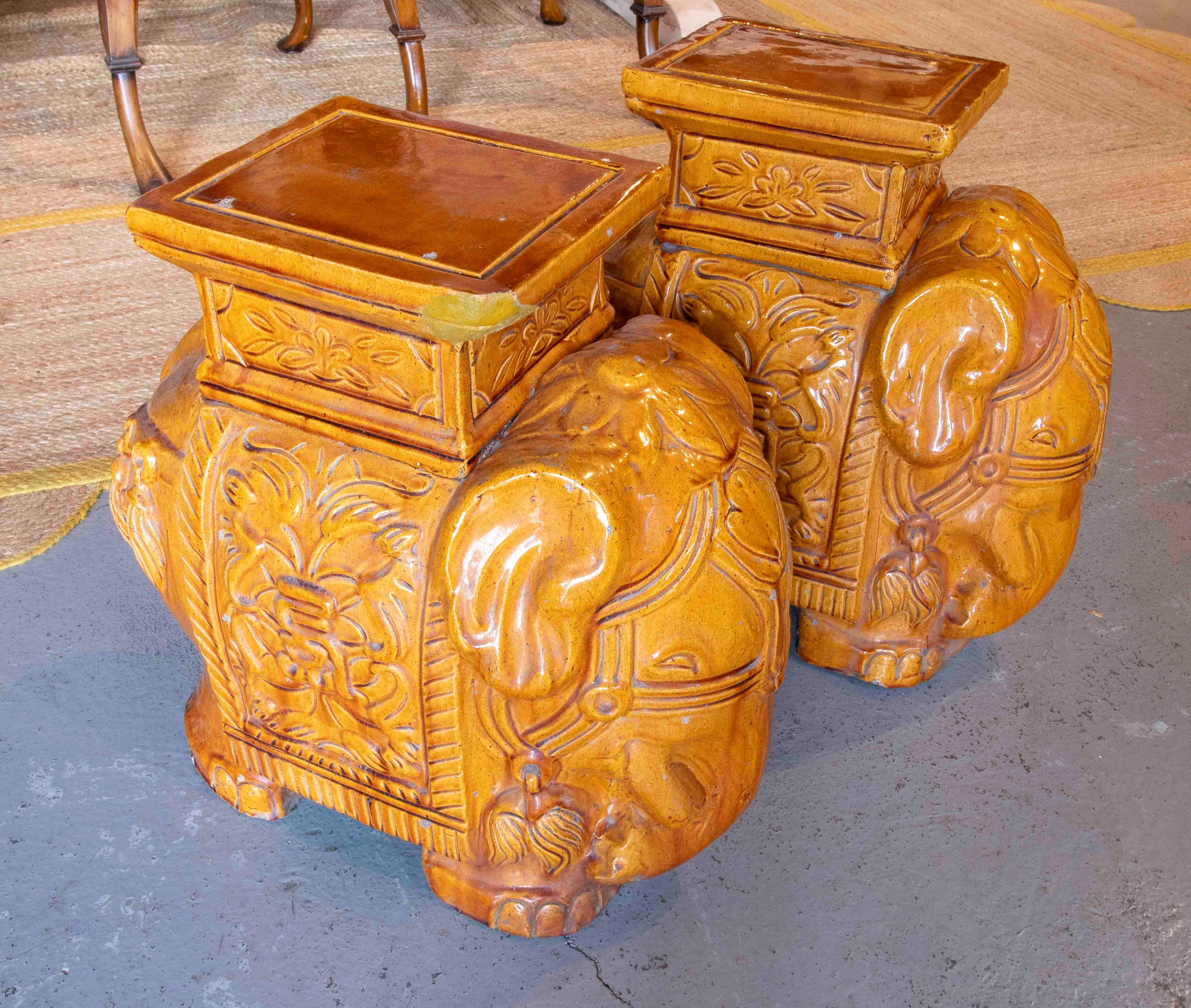 Spanish 1970s Pair of Glazed Ceramic Elephant Table/Stools, Asian Style For Sale