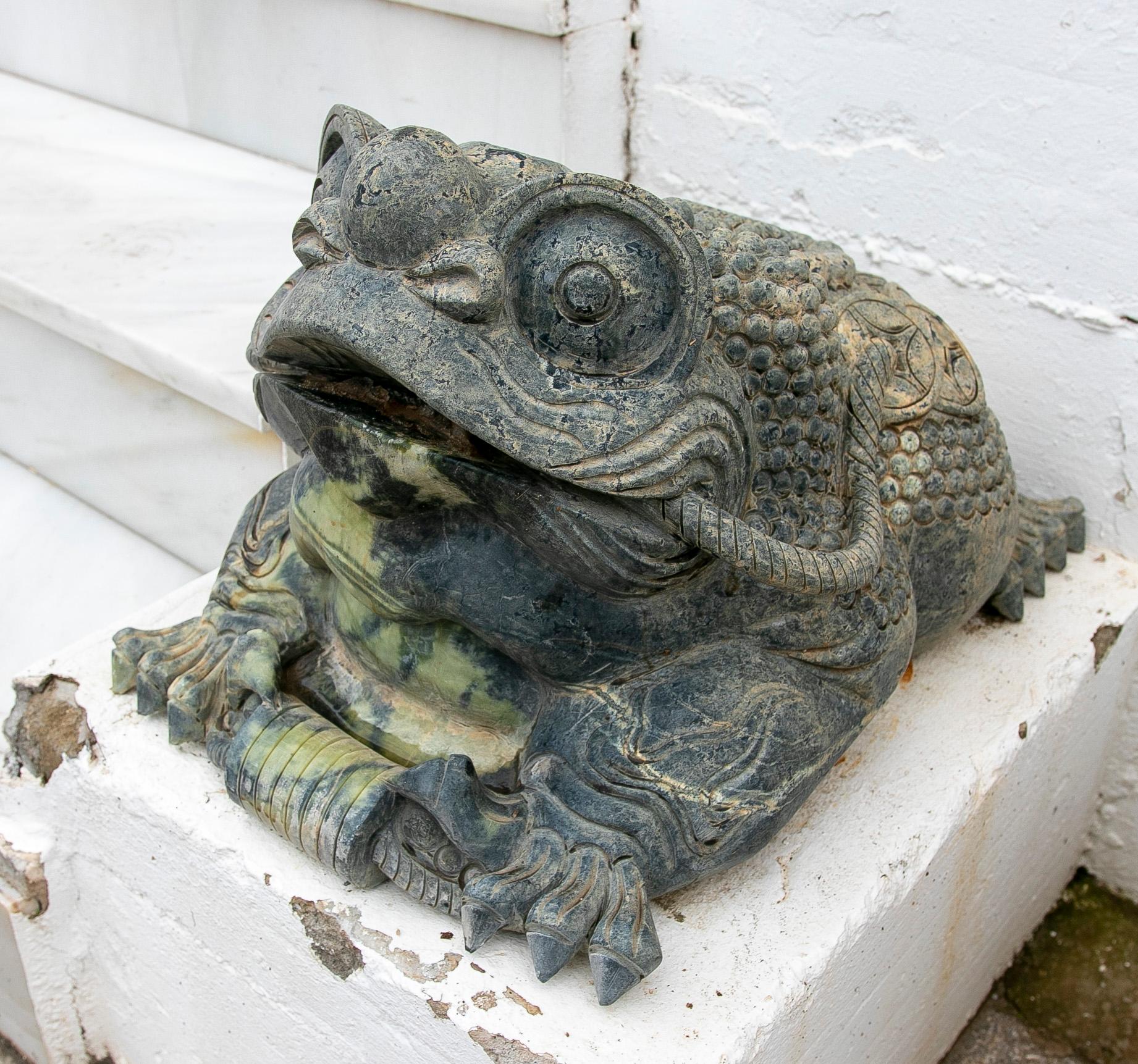 1970s Pair of Hand-Carved Green Marble Frogs  For Sale 9