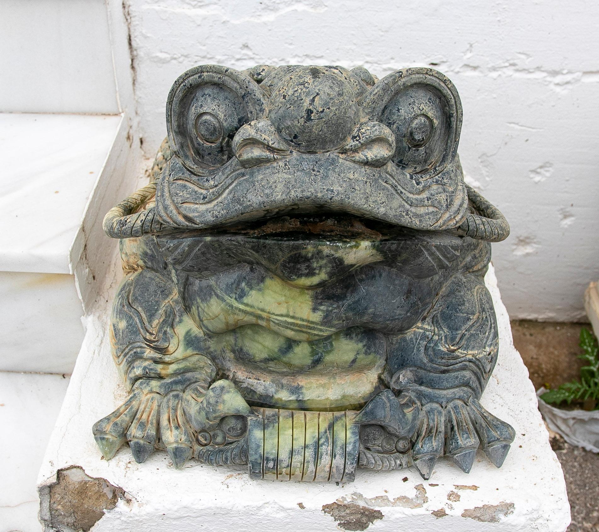 1970s Pair of Hand-Carved Green Marble Frogs  For Sale 10