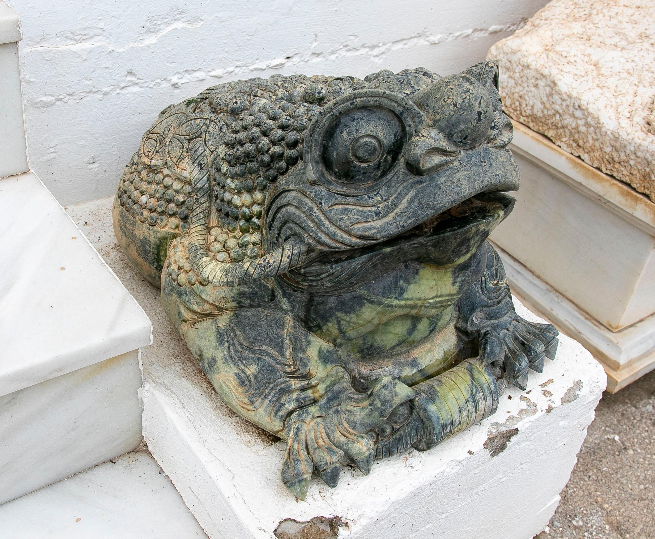 1970s Pair of Hand-Carved Green Marble Frogs  For Sale 11